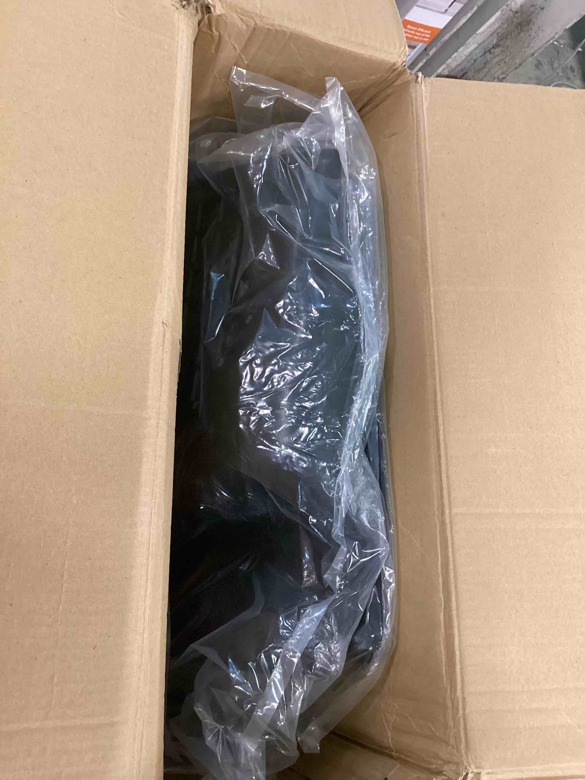 https://s3.amazonaws.com/lotting-images-prod/bidfta/RED6229542_1714220020634.jpeg