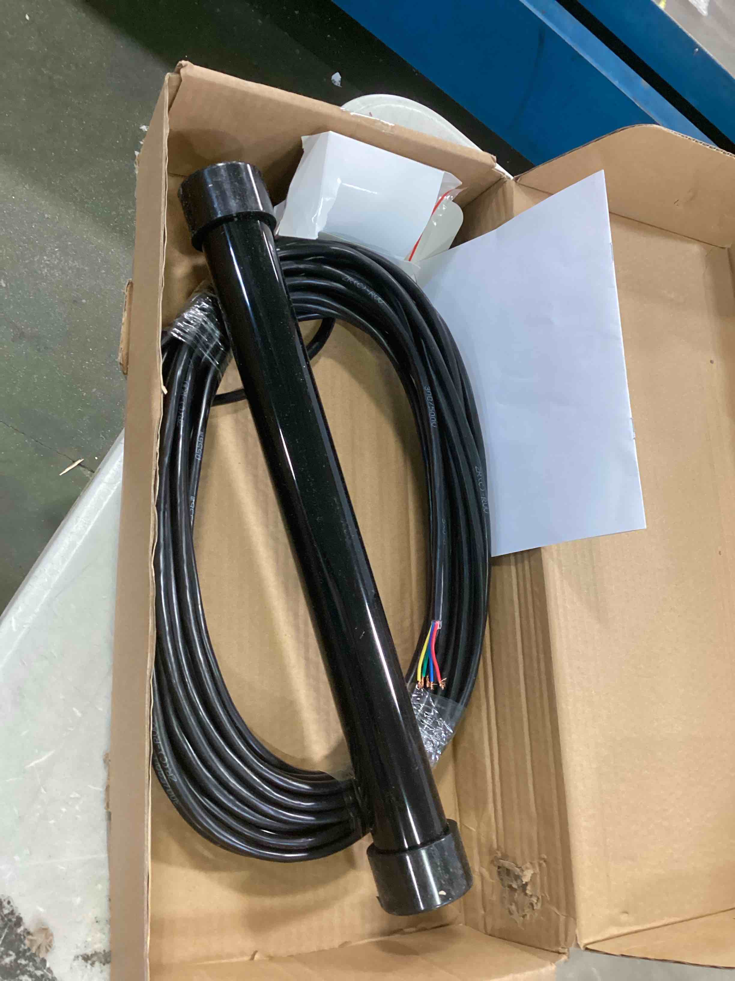 https://s3.amazonaws.com/lotting-images-prod/bidfta/RED6229660_1714235135590.jpeg