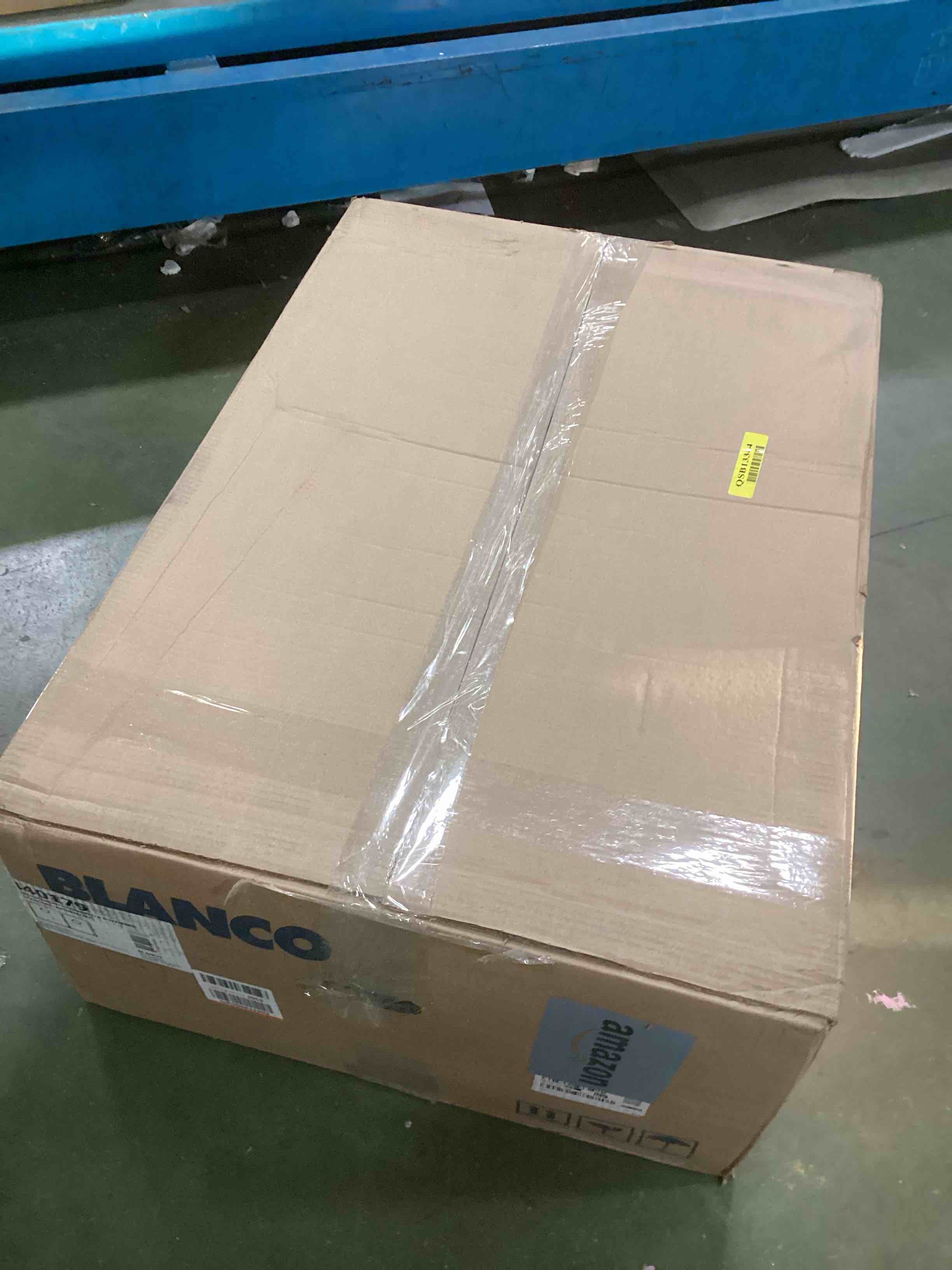https://s3.amazonaws.com/lotting-images-prod/bidfta/RED6229673_1714389407440.jpeg