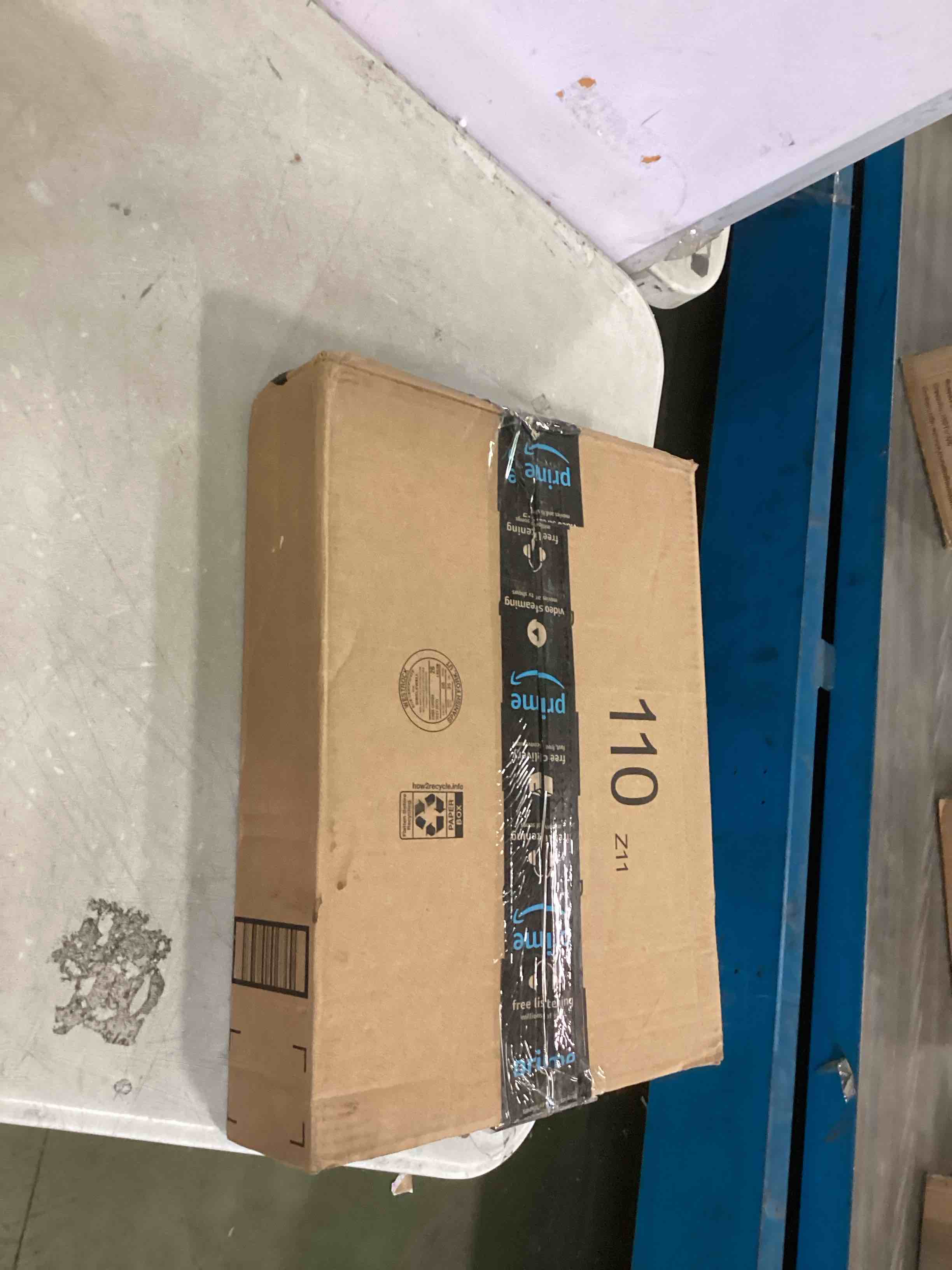 https://s3.amazonaws.com/lotting-images-prod/bidfta/RED6229785_1714400960821.jpeg