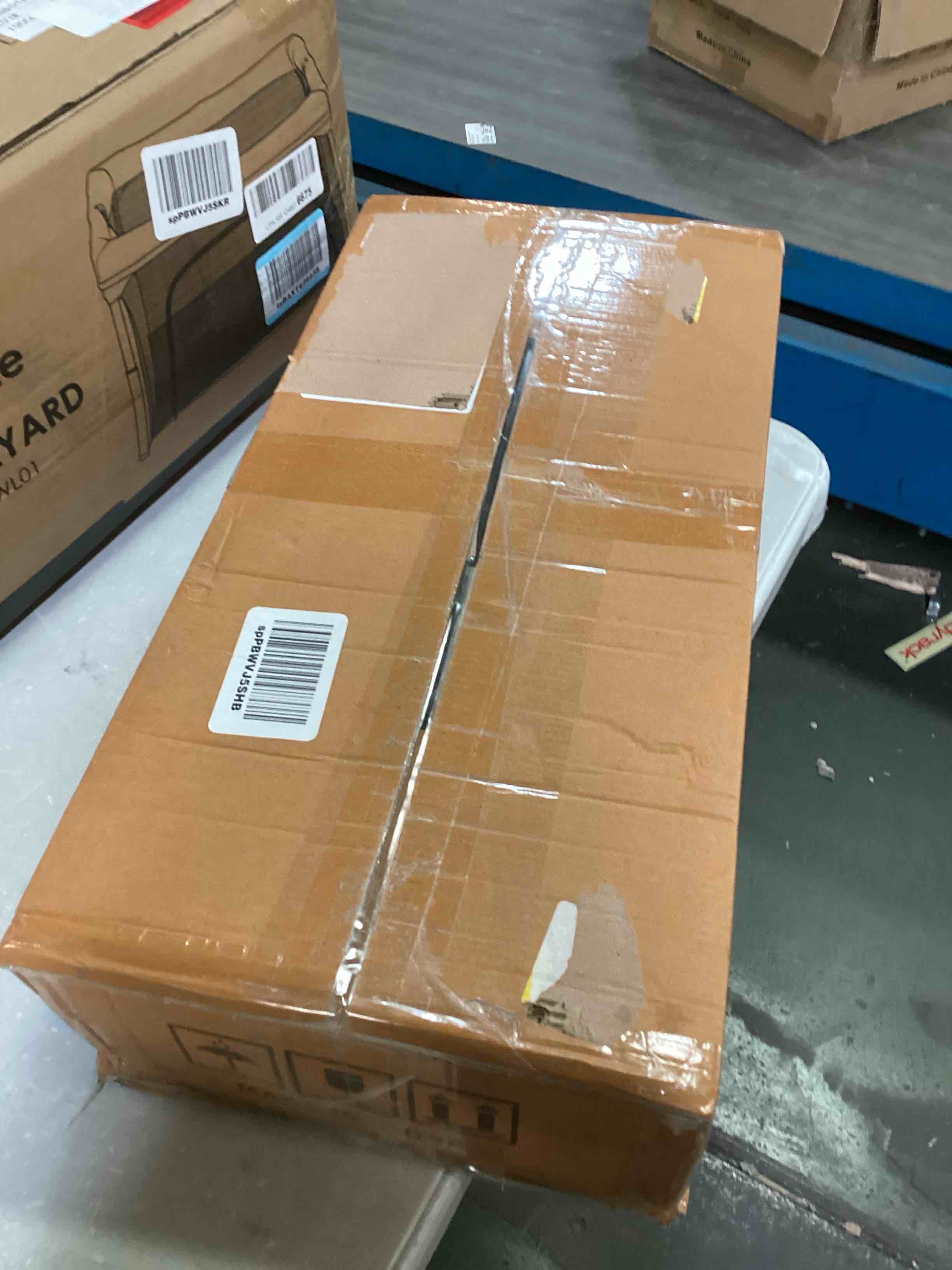 https://s3.amazonaws.com/lotting-images-prod/bidfta/RED6230012_1713885496843.jpeg