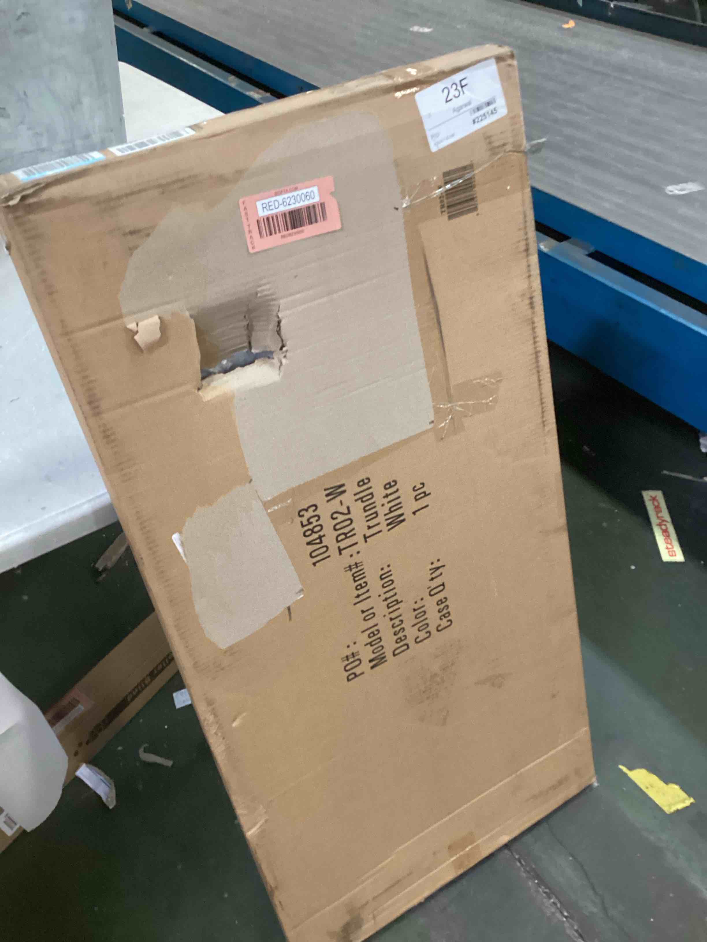 https://s3.amazonaws.com/lotting-images-prod/bidfta/RED6230060_1713893598494.jpeg