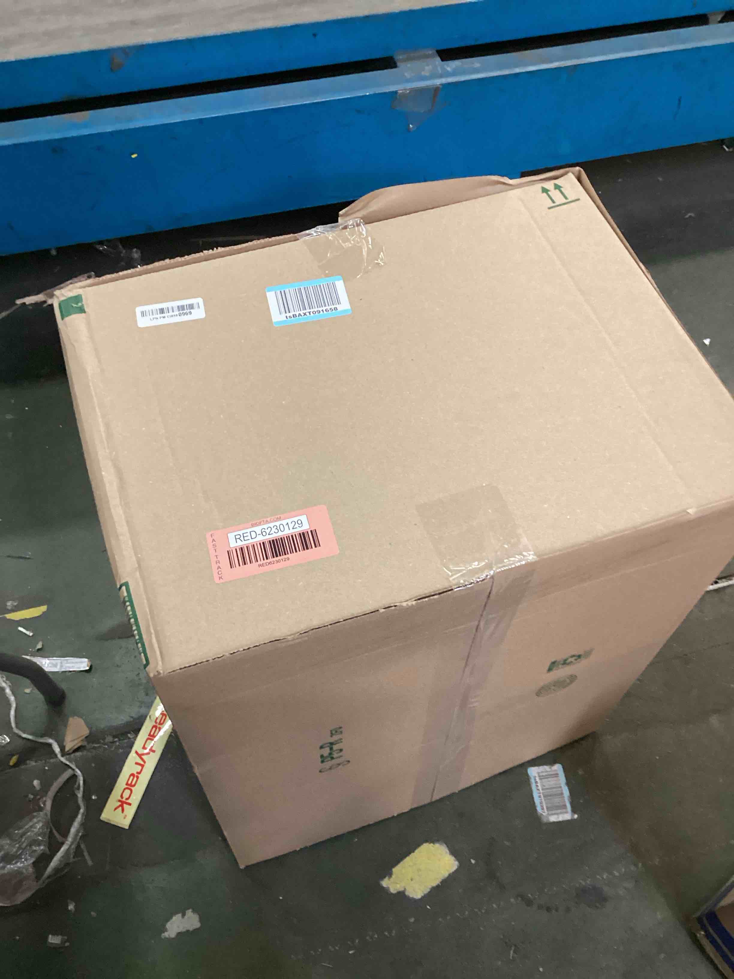 https://s3.amazonaws.com/lotting-images-prod/bidfta/RED6230129_1713903099209.jpeg