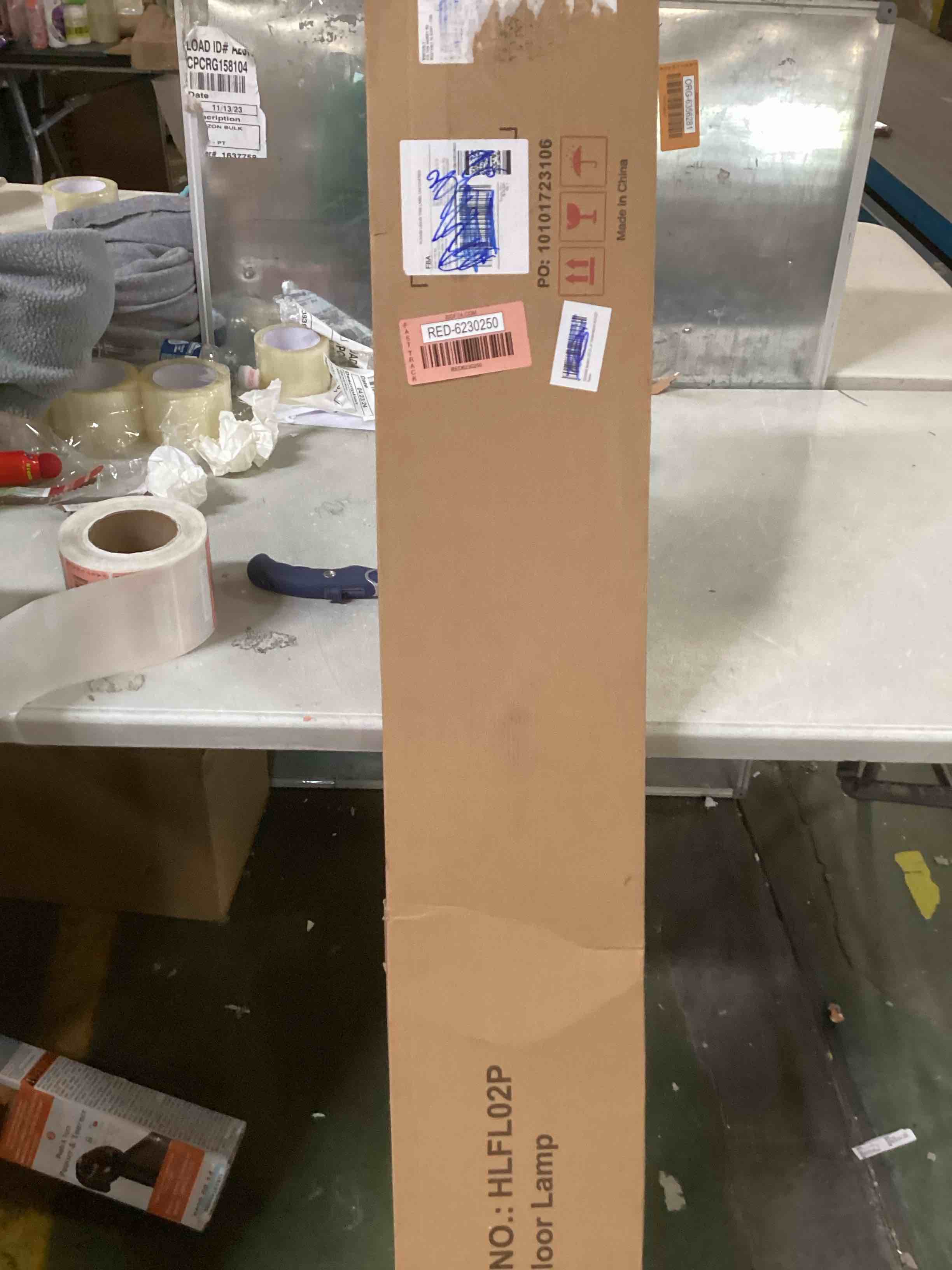 https://s3.amazonaws.com/lotting-images-prod/bidfta/RED6230250_1713972480777.jpeg