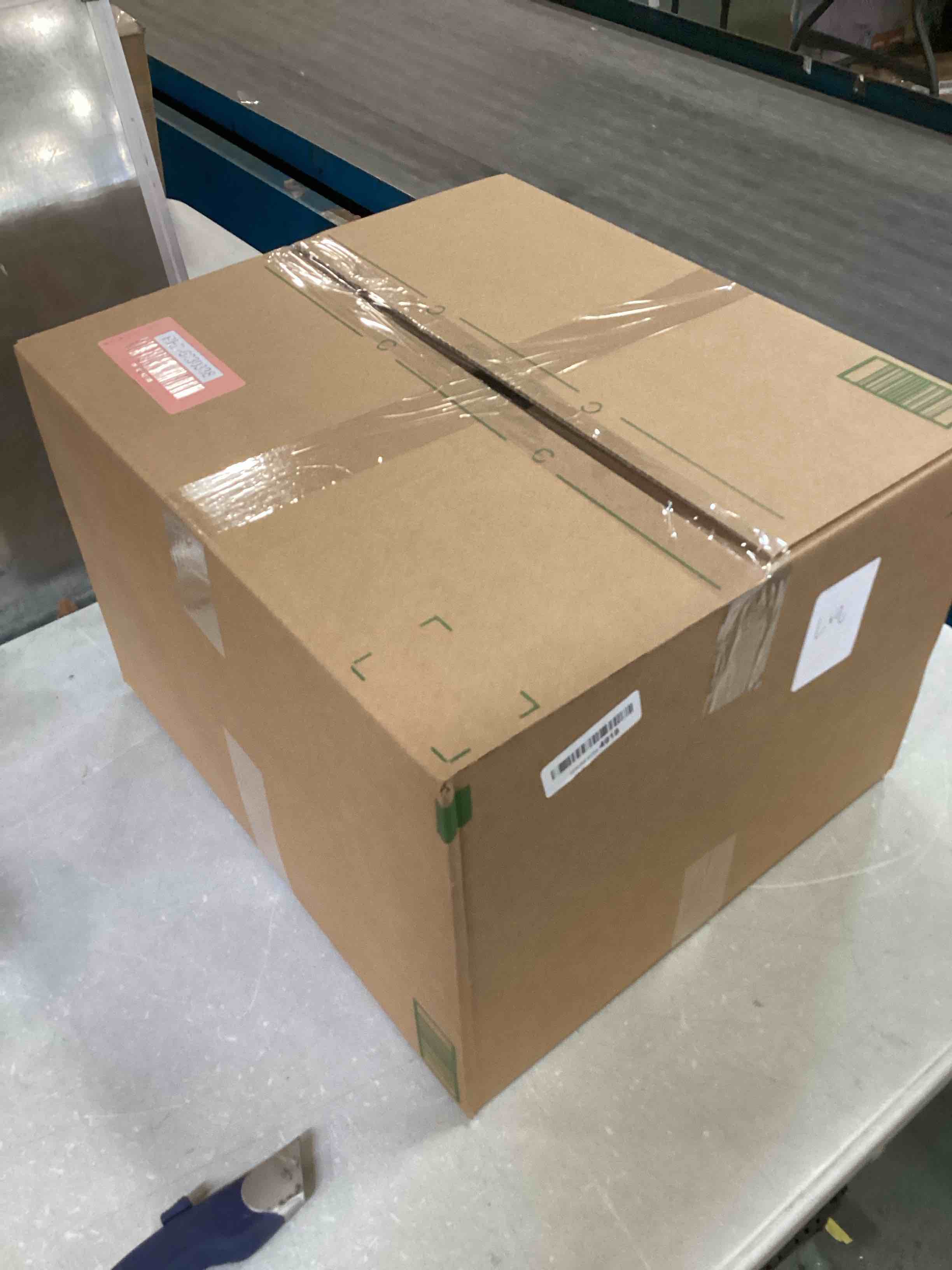 https://s3.amazonaws.com/lotting-images-prod/bidfta/RED6230338_1713987228706.jpeg