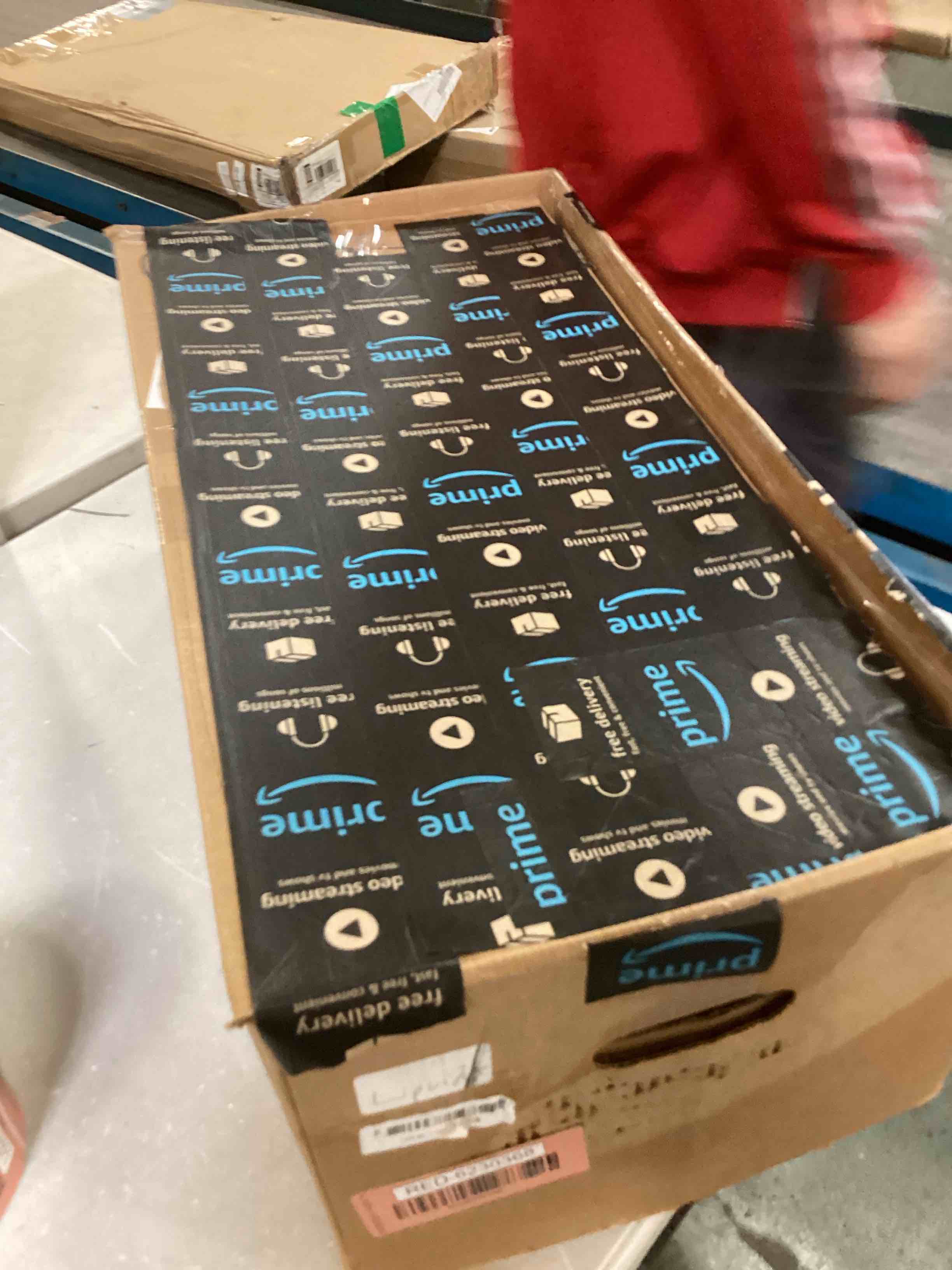 https://s3.amazonaws.com/lotting-images-prod/bidfta/RED6230368_1713989914411.jpeg