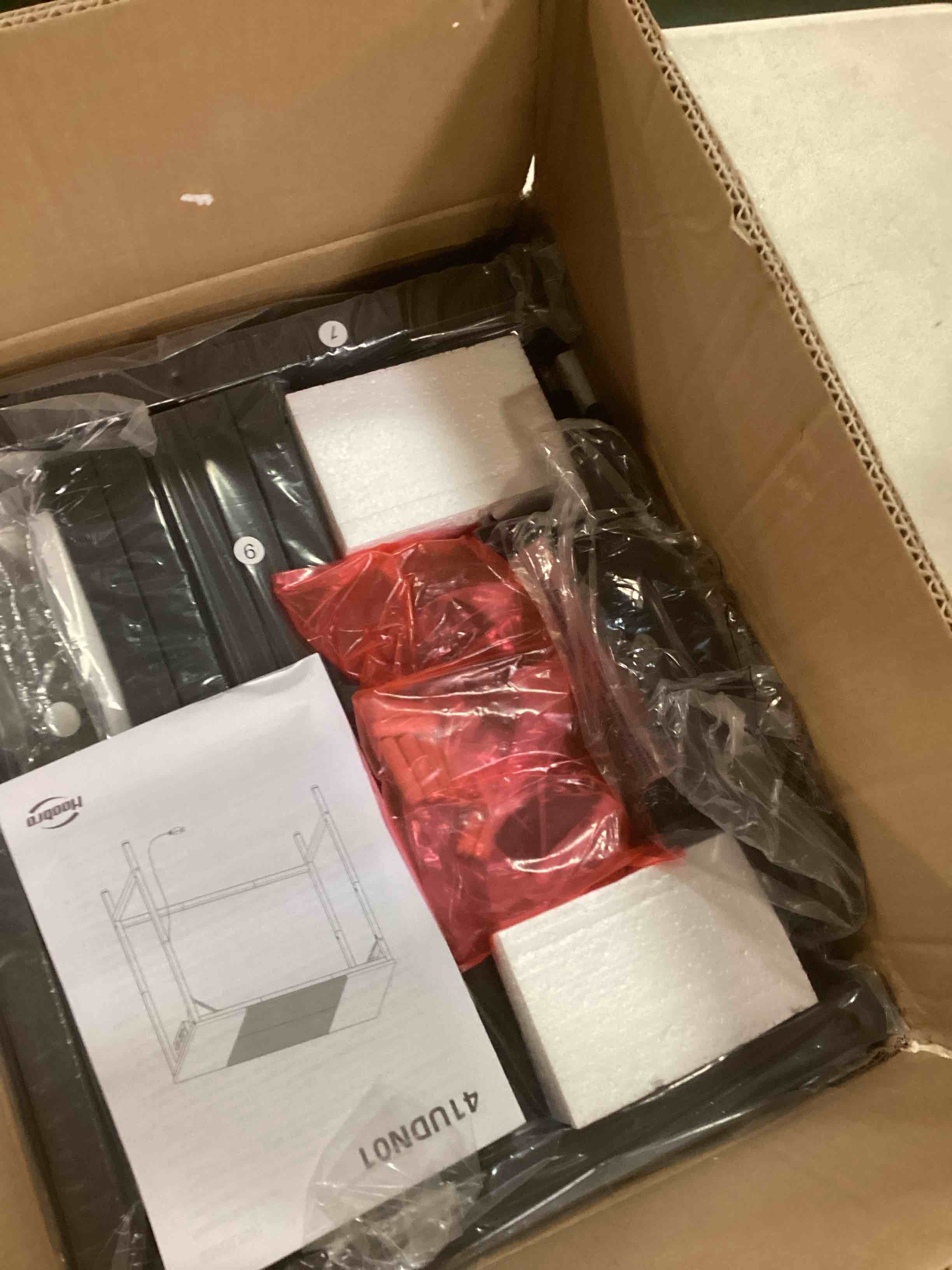 https://s3.amazonaws.com/lotting-images-prod/bidfta/RED6230380_1714048805502.jpeg
