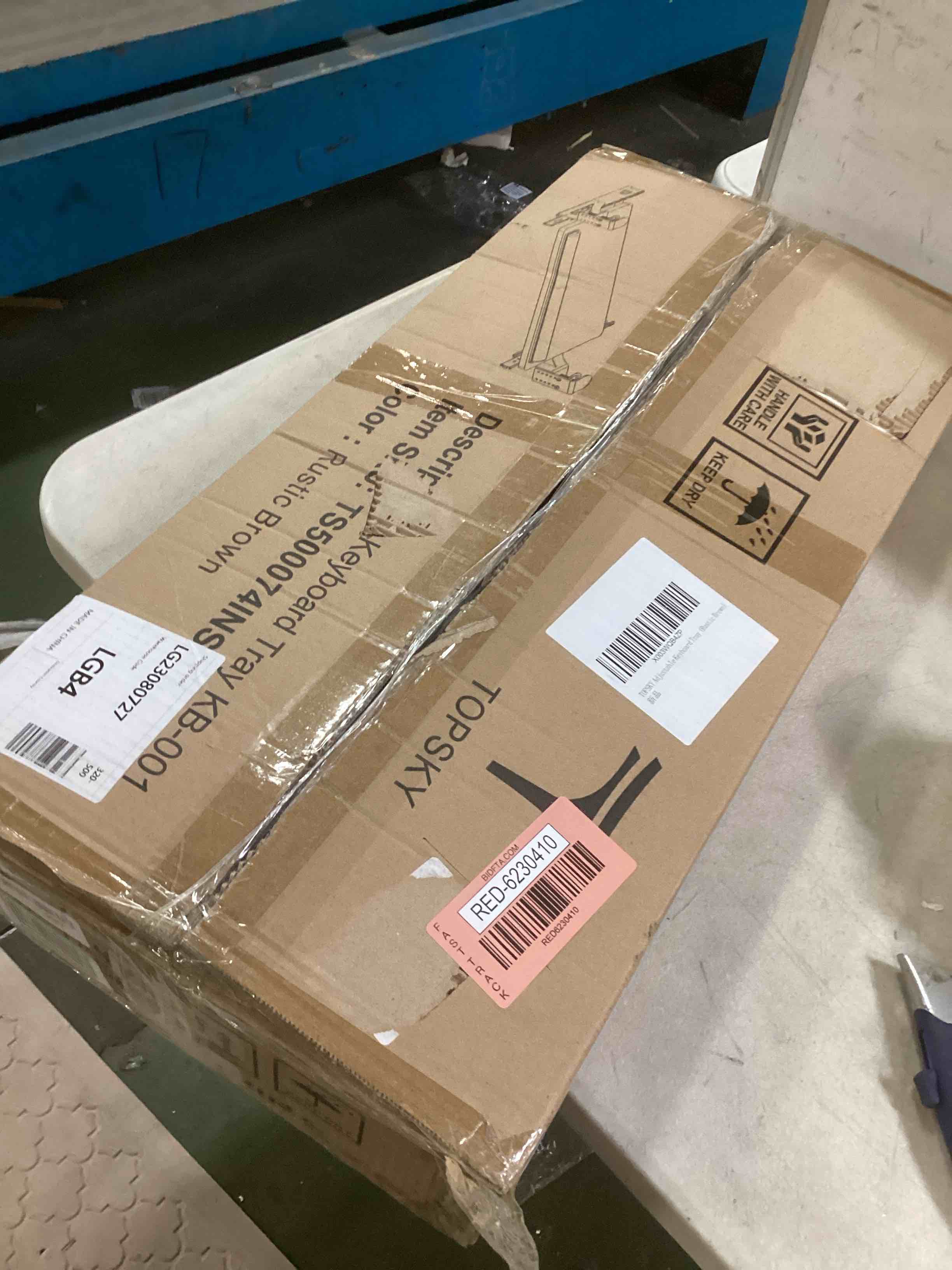 https://s3.amazonaws.com/lotting-images-prod/bidfta/RED6230410_1714052319842.jpeg