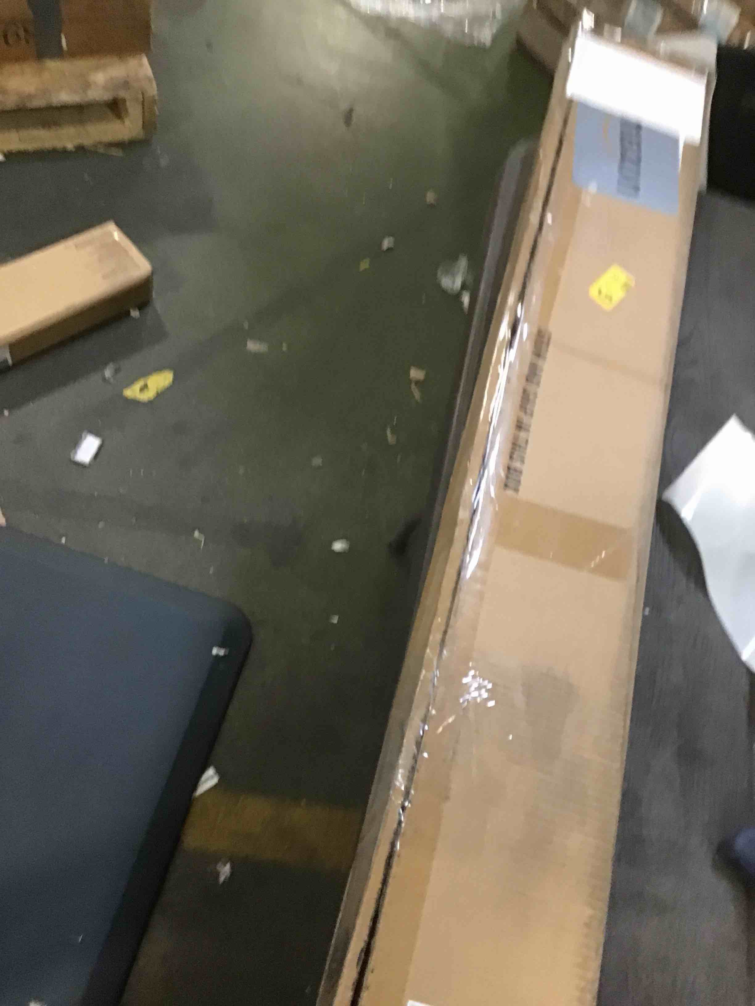 https://s3.amazonaws.com/lotting-images-prod/bidfta/RED6231005_1714487251531.jpeg