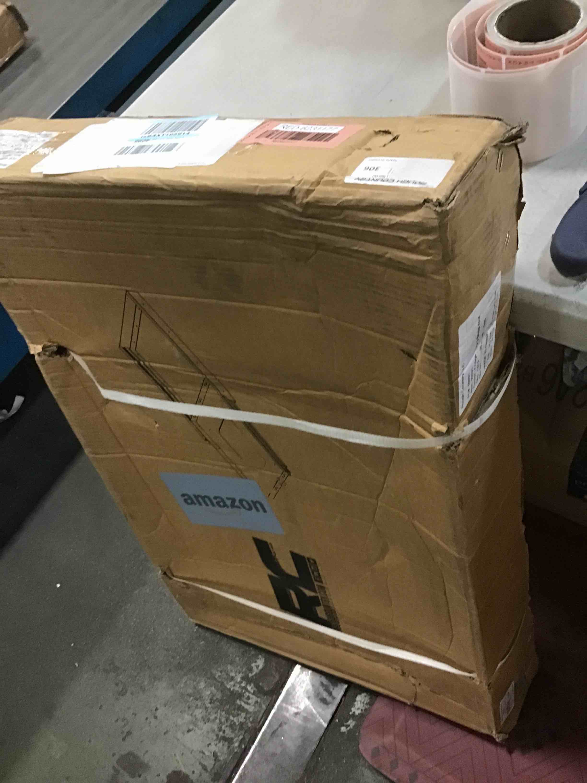 https://s3.amazonaws.com/lotting-images-prod/bidfta/RED6231177_1714563585922.jpeg