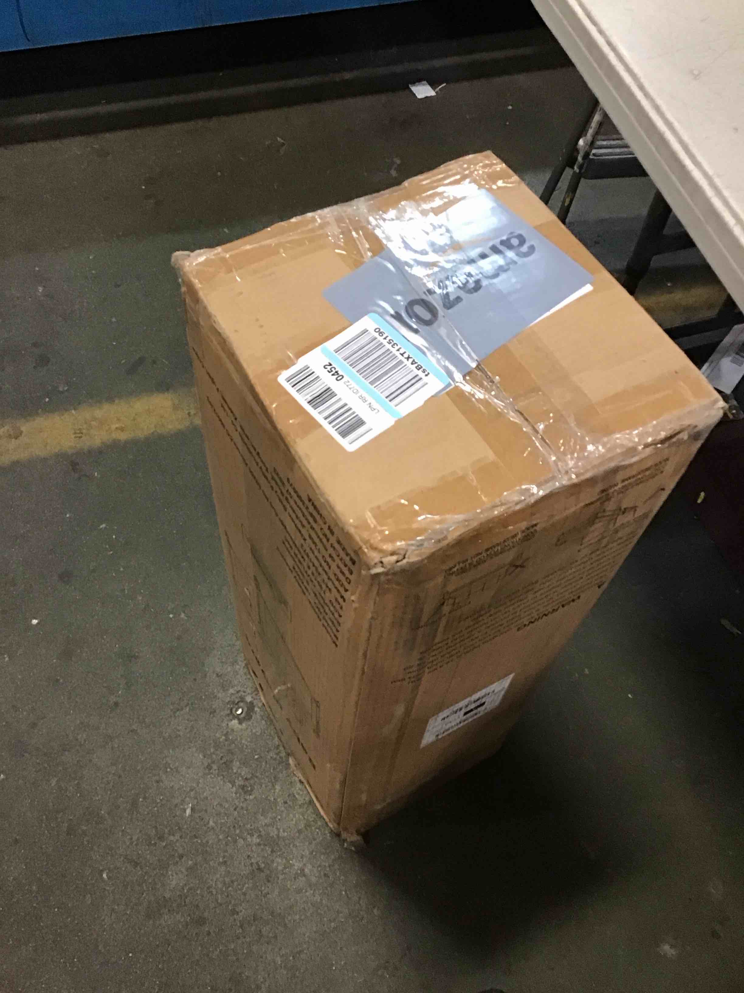 https://s3.amazonaws.com/lotting-images-prod/bidfta/RED6231592_1714414891228.jpeg