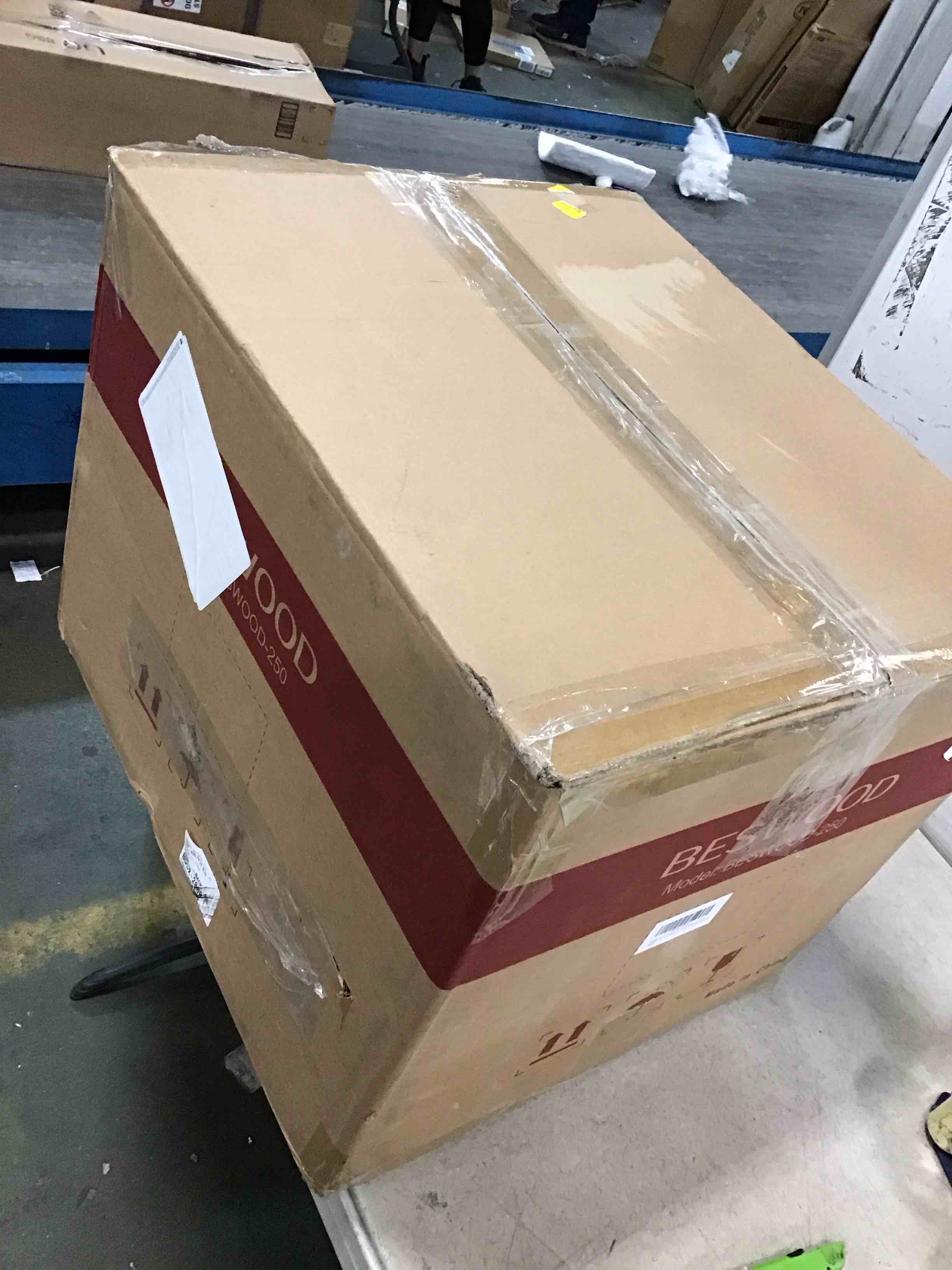 https://s3.amazonaws.com/lotting-images-prod/bidfta/RED6231600_1714415702972.jpeg