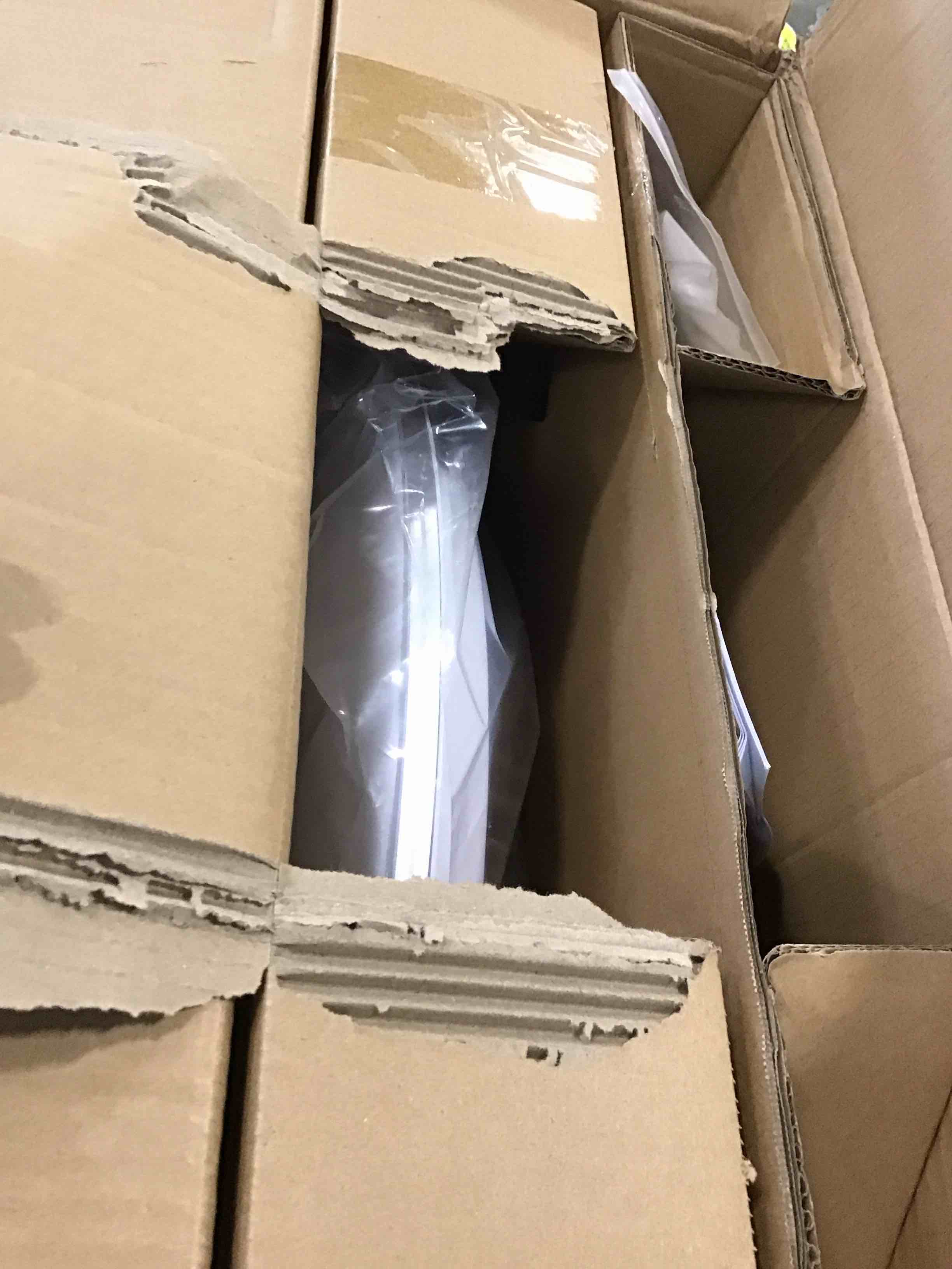 https://s3.amazonaws.com/lotting-images-prod/bidfta/RED6232672_1714667060221.jpeg