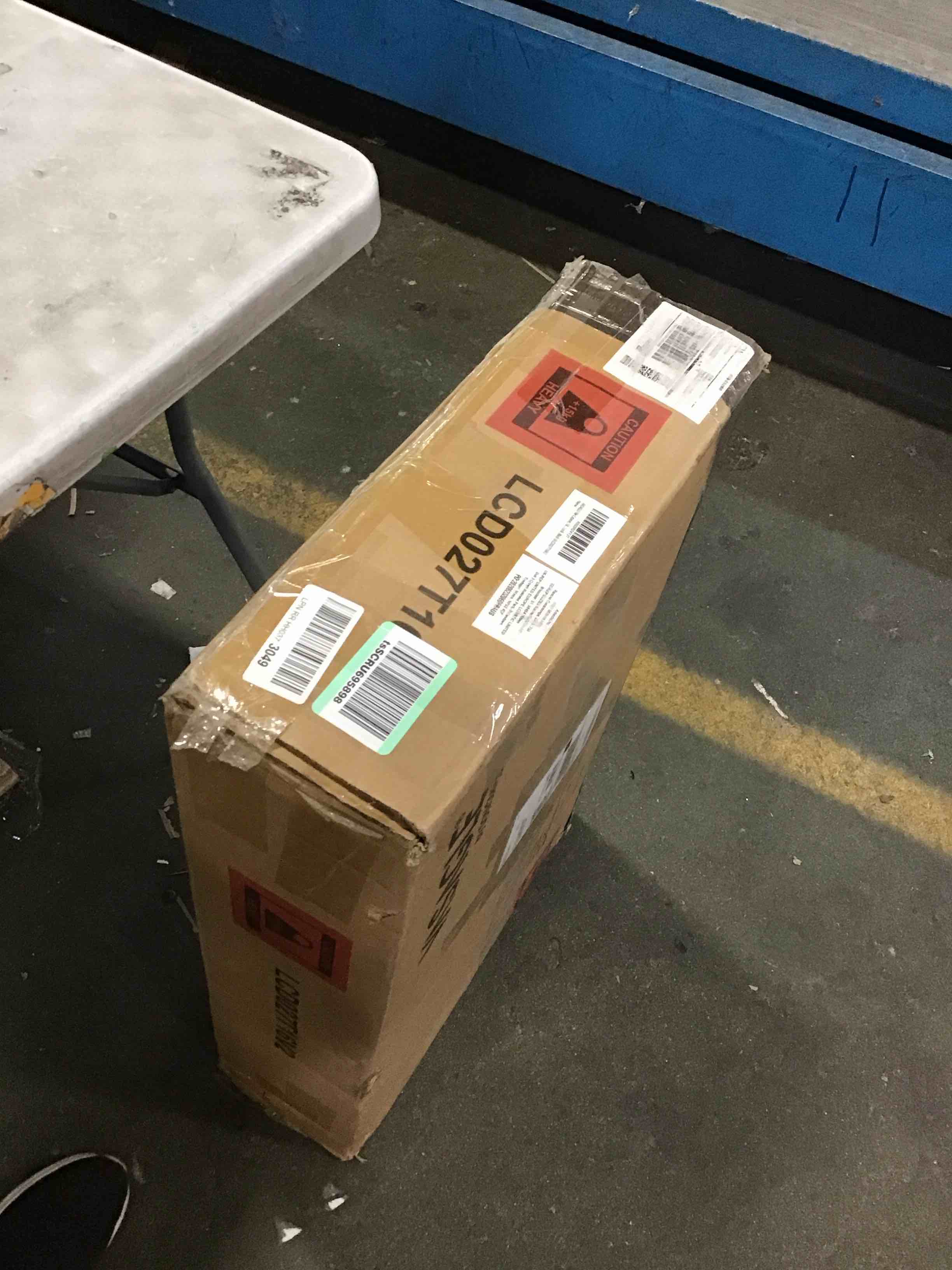 https://s3.amazonaws.com/lotting-images-prod/bidfta/RED6232695_1714670578177.jpeg