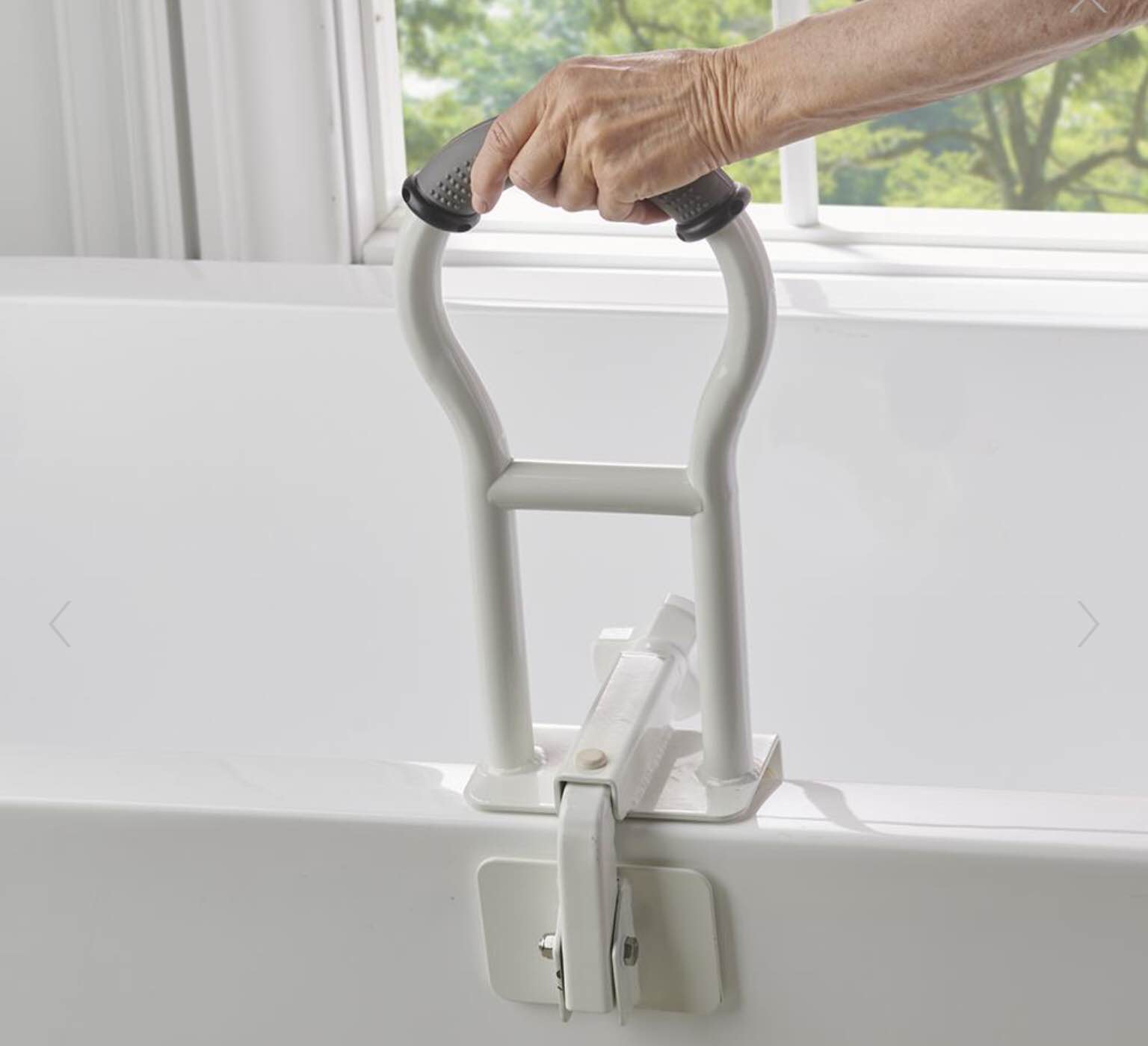 The Easy Install Bathtub Safety Bar