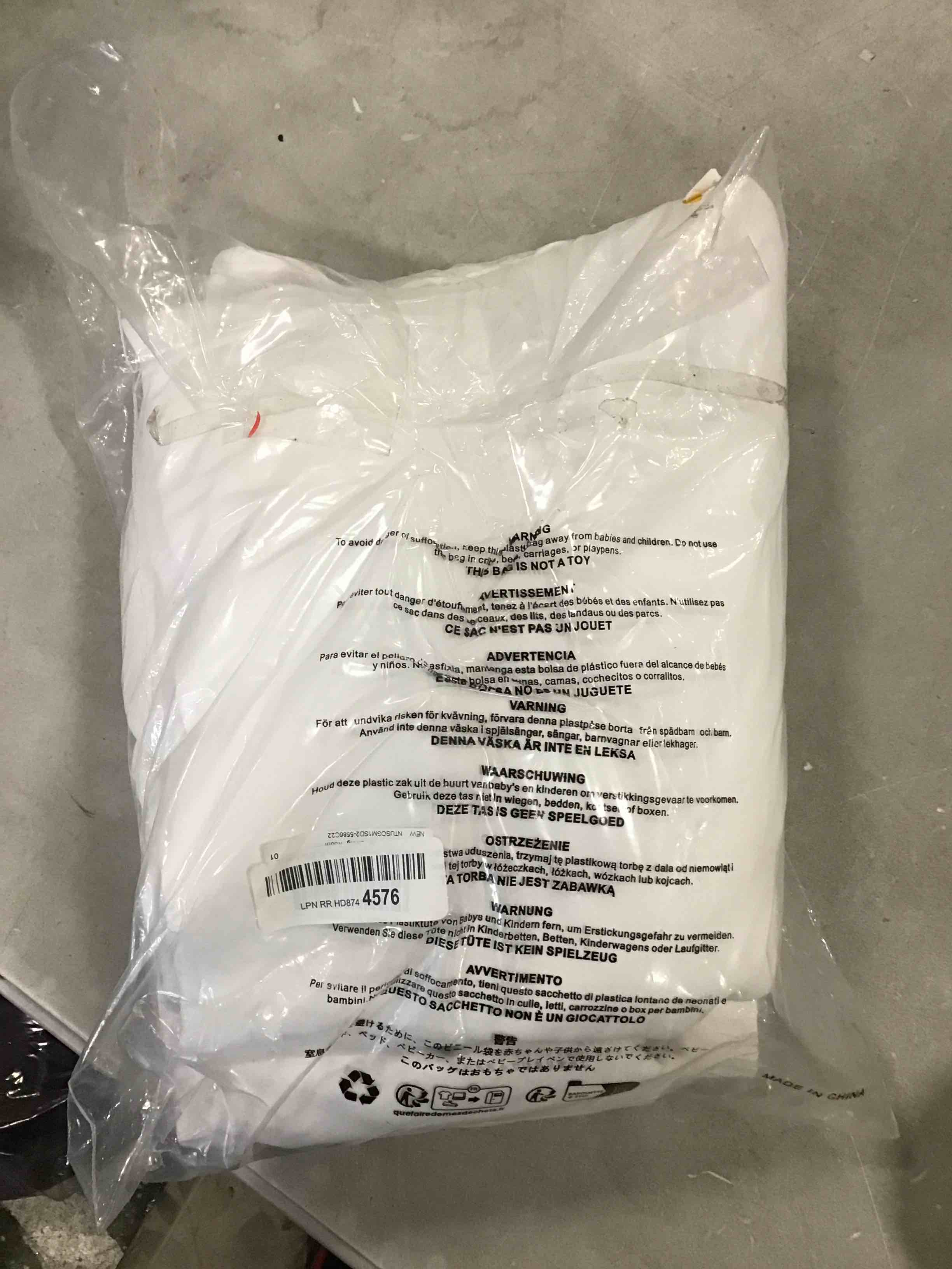 https://s3.amazonaws.com/lotting-images-prod/bidfta/RED6233470_1715100786676.jpeg