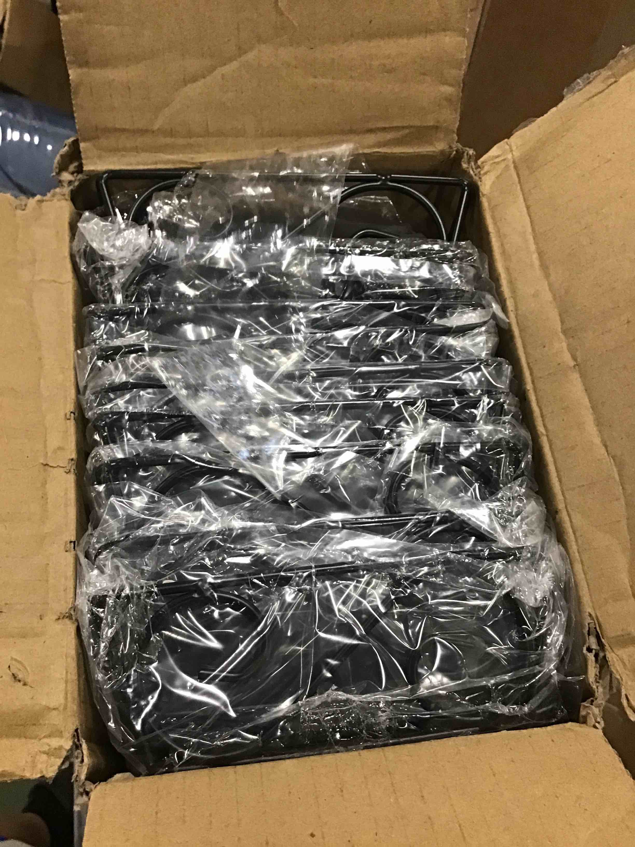 https://s3.amazonaws.com/lotting-images-prod/bidfta/RED6233956_1716033398909.jpeg