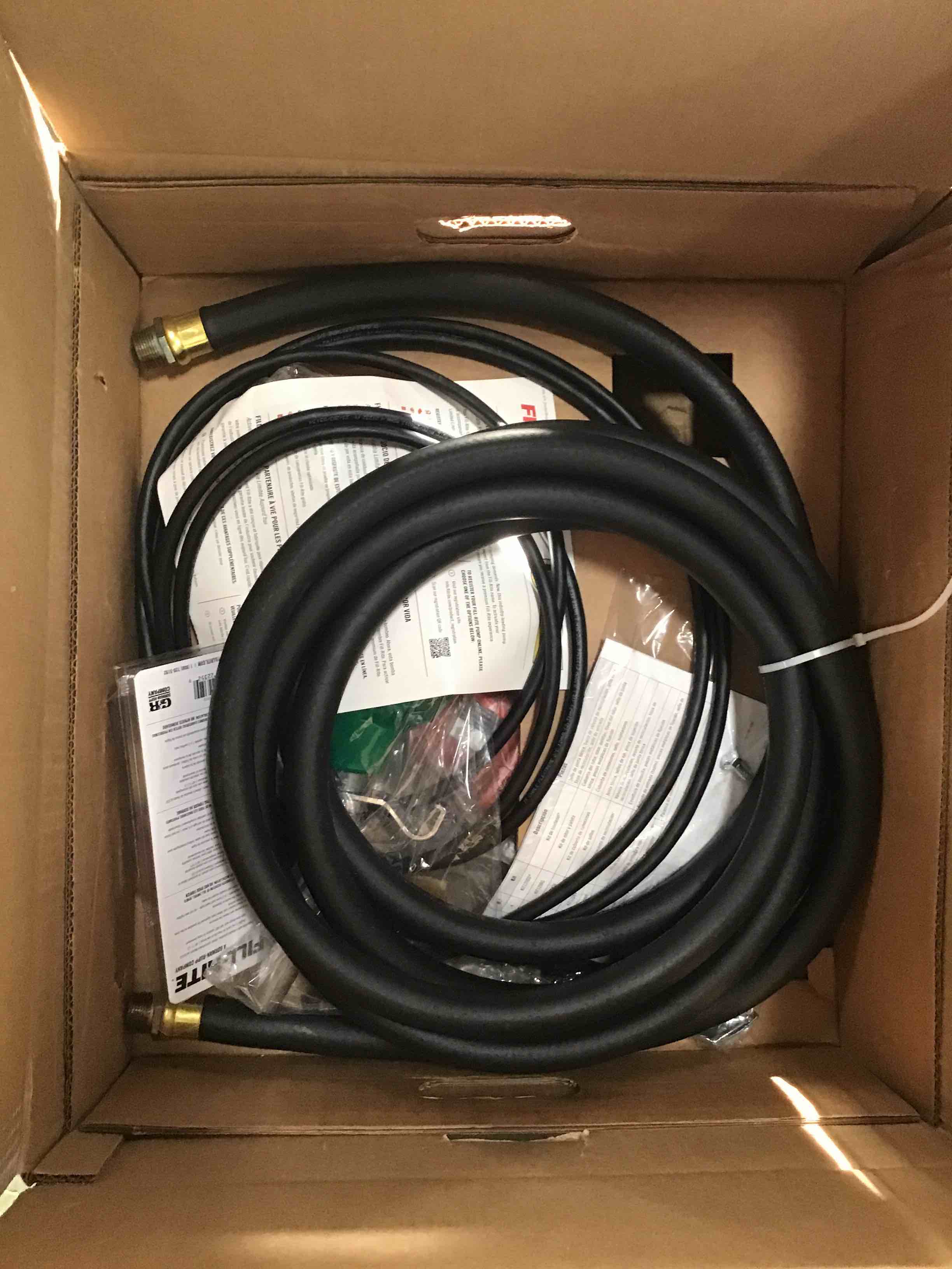 https://s3.amazonaws.com/lotting-images-prod/bidfta/RED6234223_1716291578130.jpeg