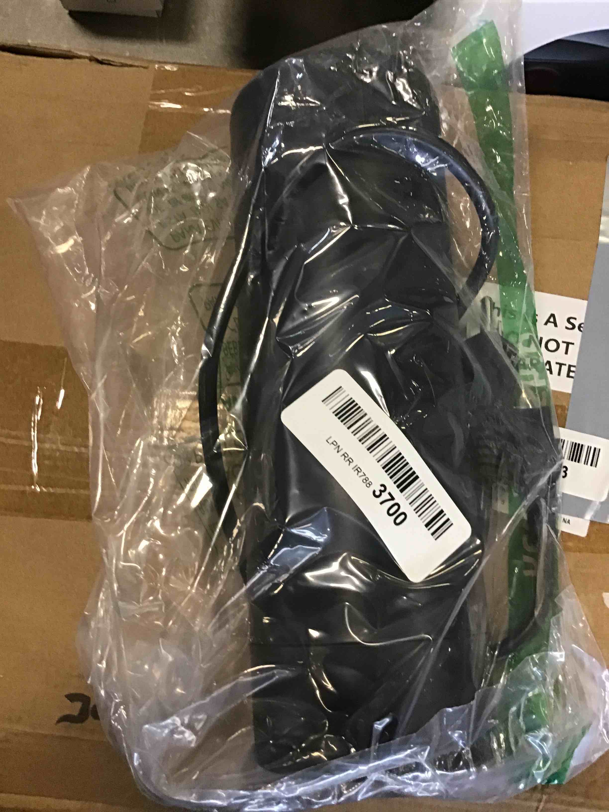https://s3.amazonaws.com/lotting-images-prod/bidfta/RED6234350_1716306733574.jpeg