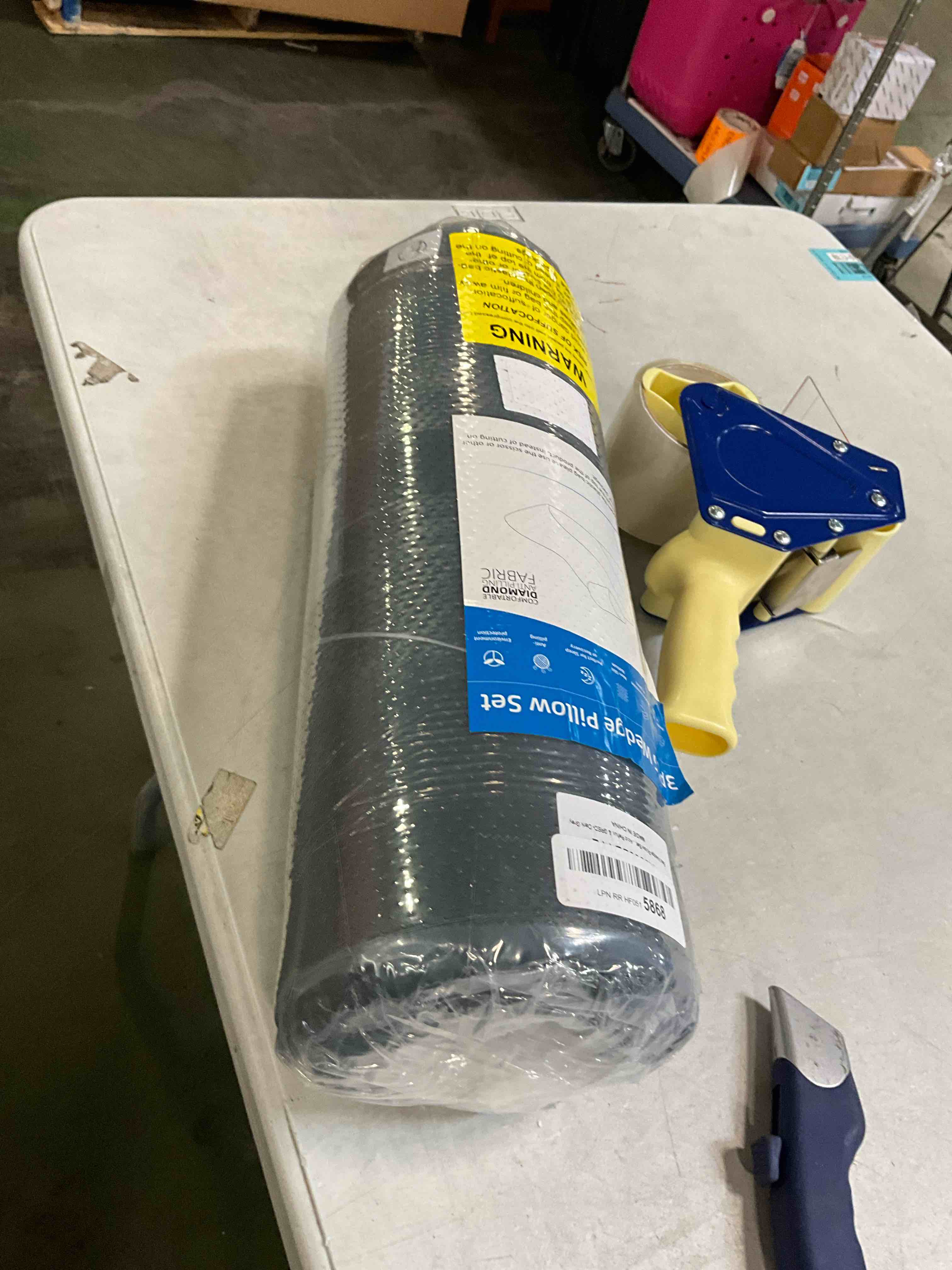 https://s3.amazonaws.com/lotting-images-prod/bidfta/RED6235217_1714139681952.jpeg
