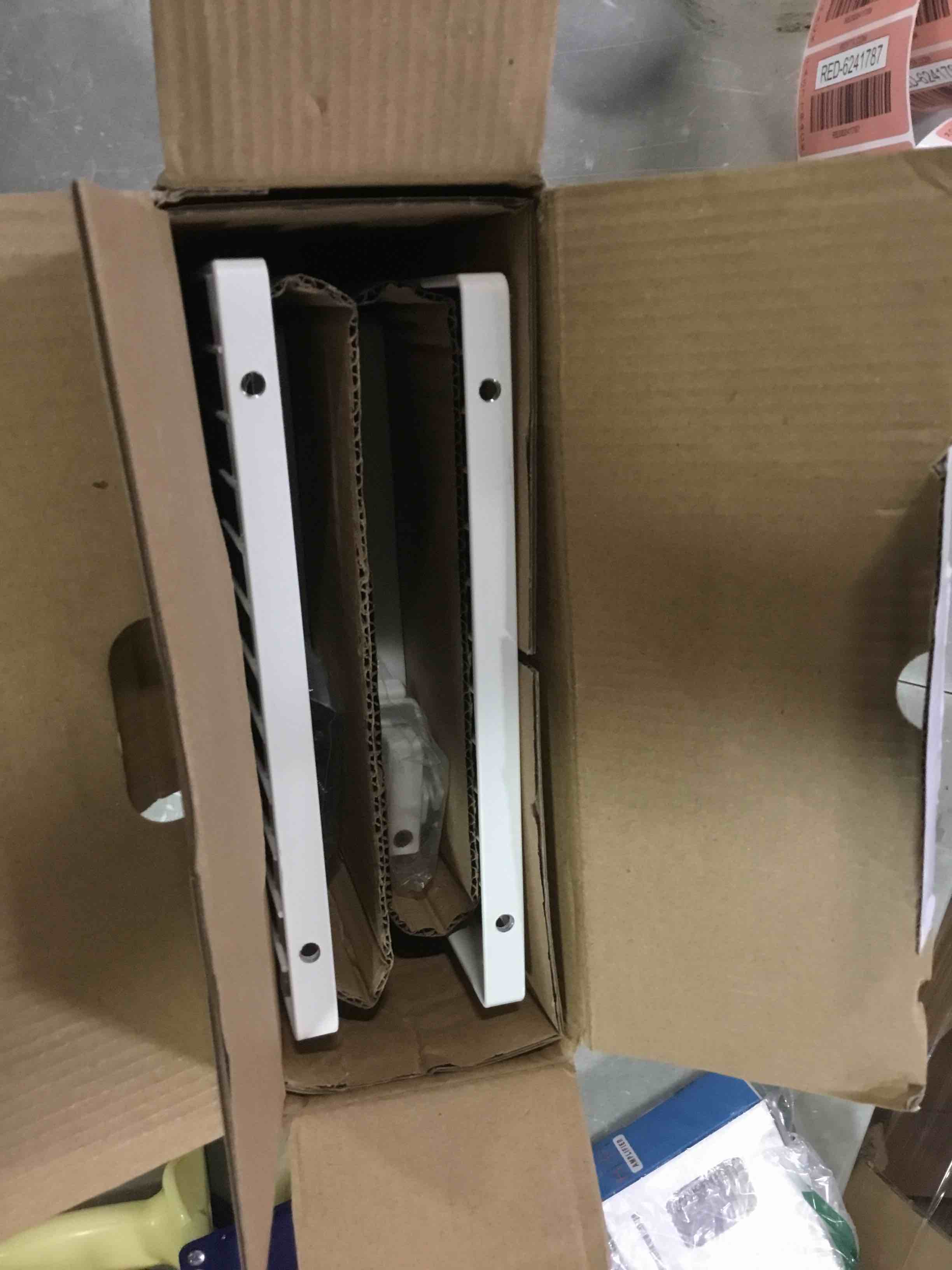 https://s3.amazonaws.com/lotting-images-prod/bidfta/RED6235467_1714583166188.jpeg