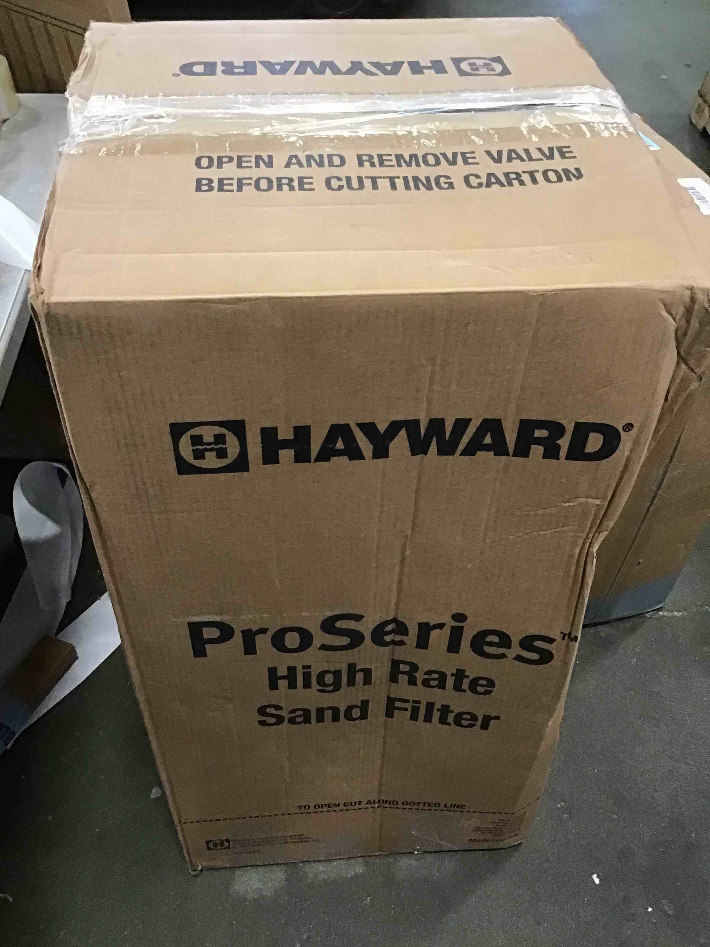 https://s3.amazonaws.com/lotting-images-prod/bidfta/RED6236280_1713973334357.jpeg