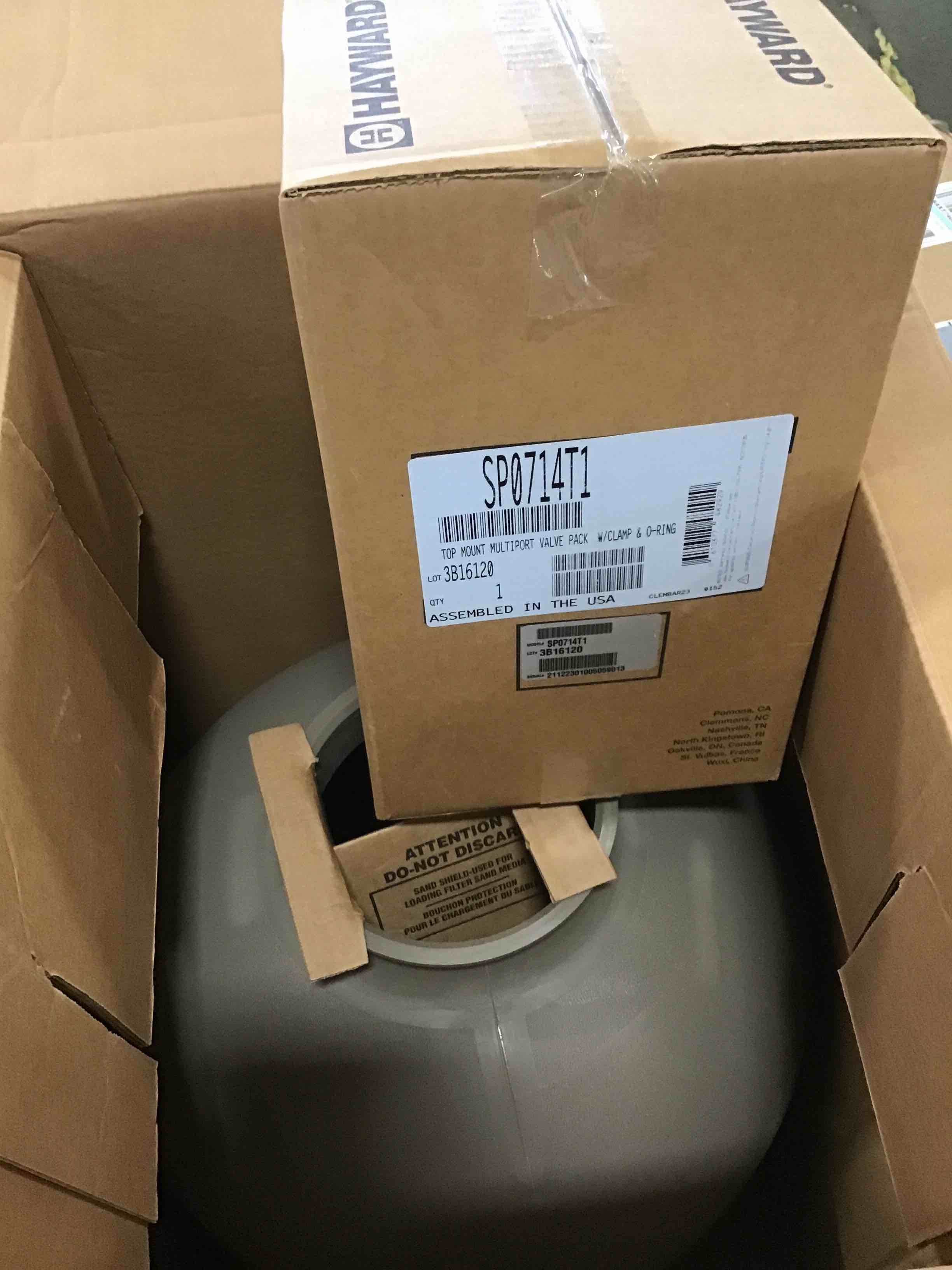 https://s3.amazonaws.com/lotting-images-prod/bidfta/RED6236280_1713973363408.jpeg