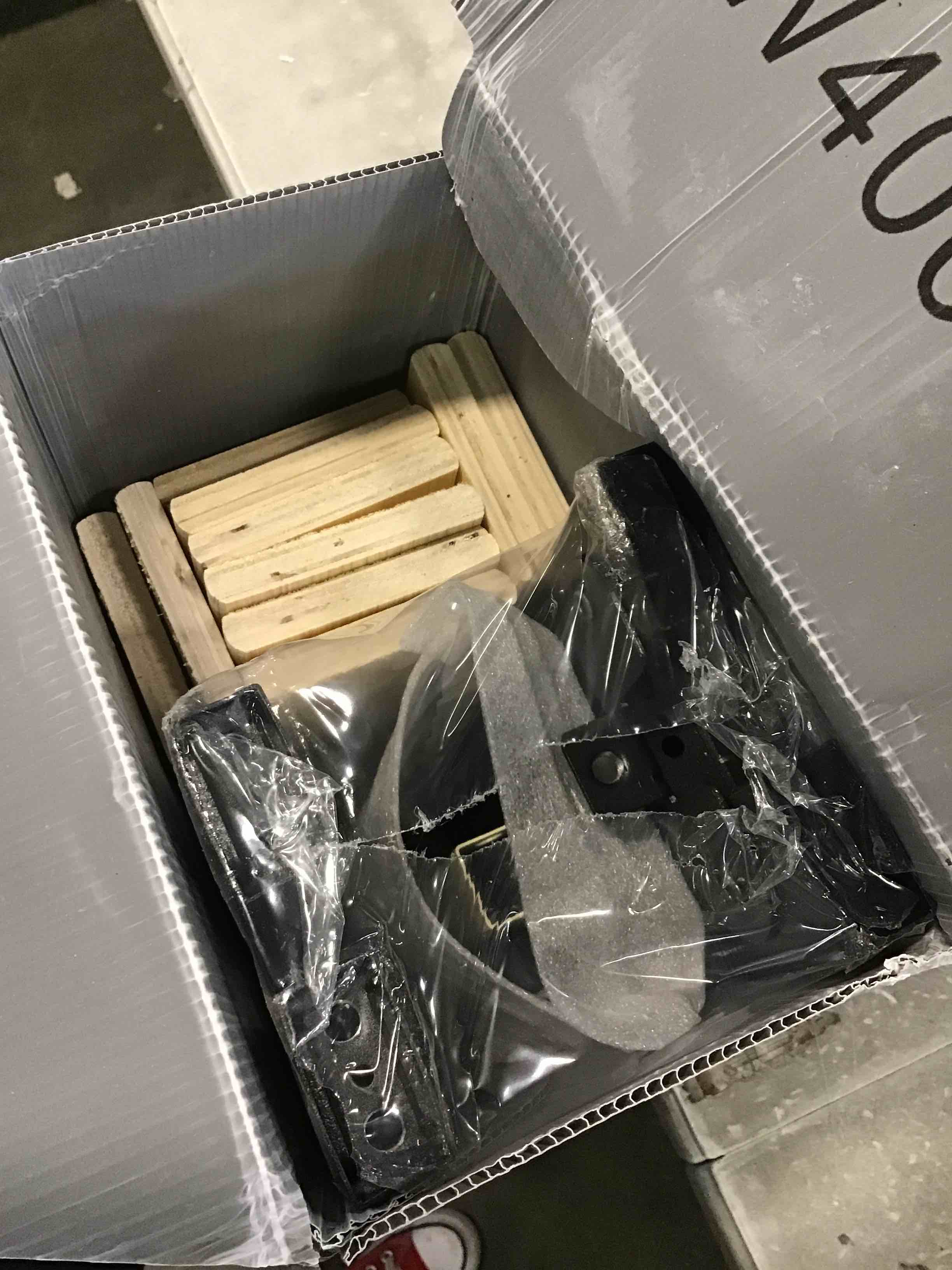 https://s3.amazonaws.com/lotting-images-prod/bidfta/RED6236360_1713984125490.jpeg