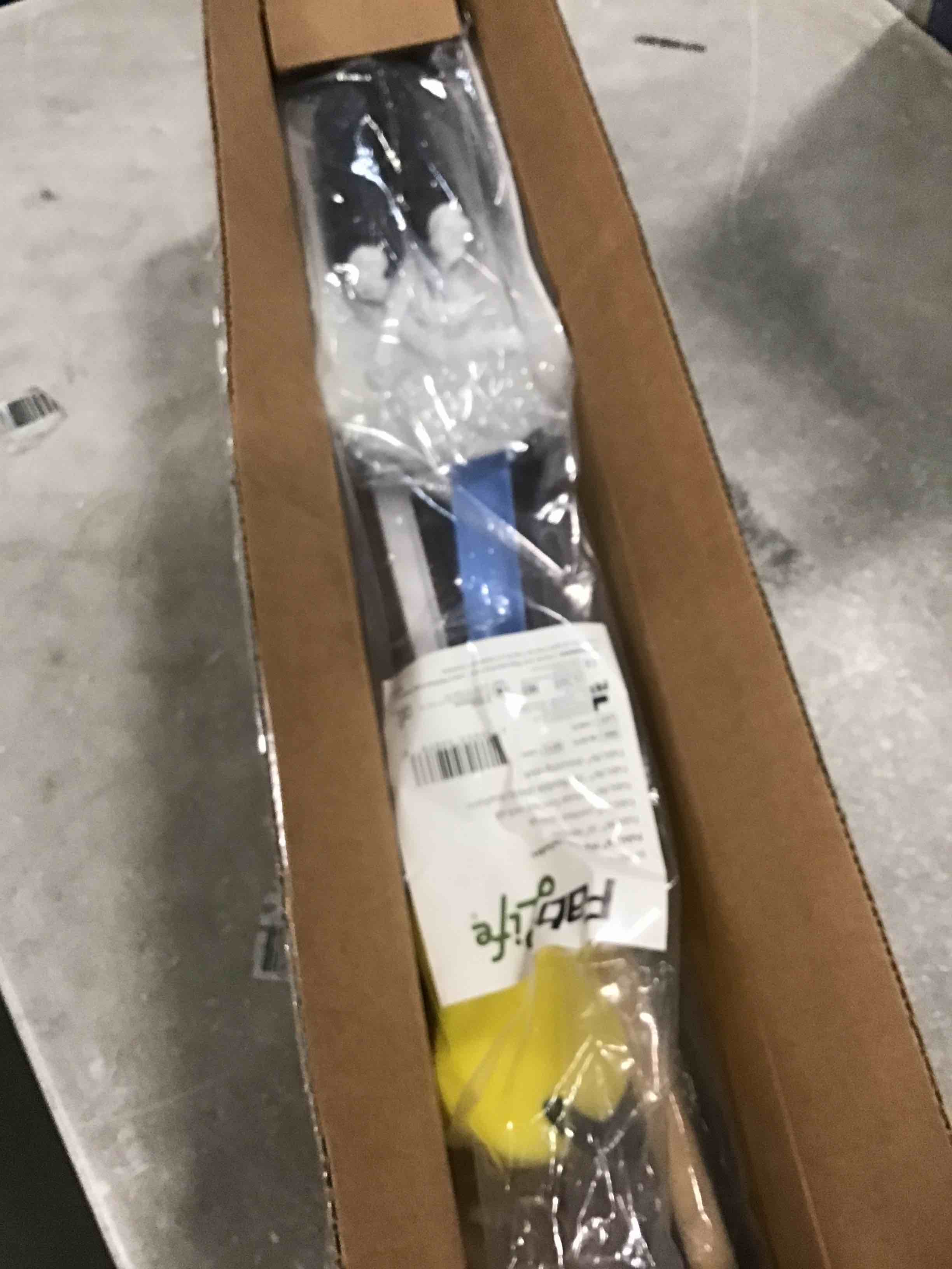 https://s3.amazonaws.com/lotting-images-prod/bidfta/RED6236657_1714129420397.jpeg