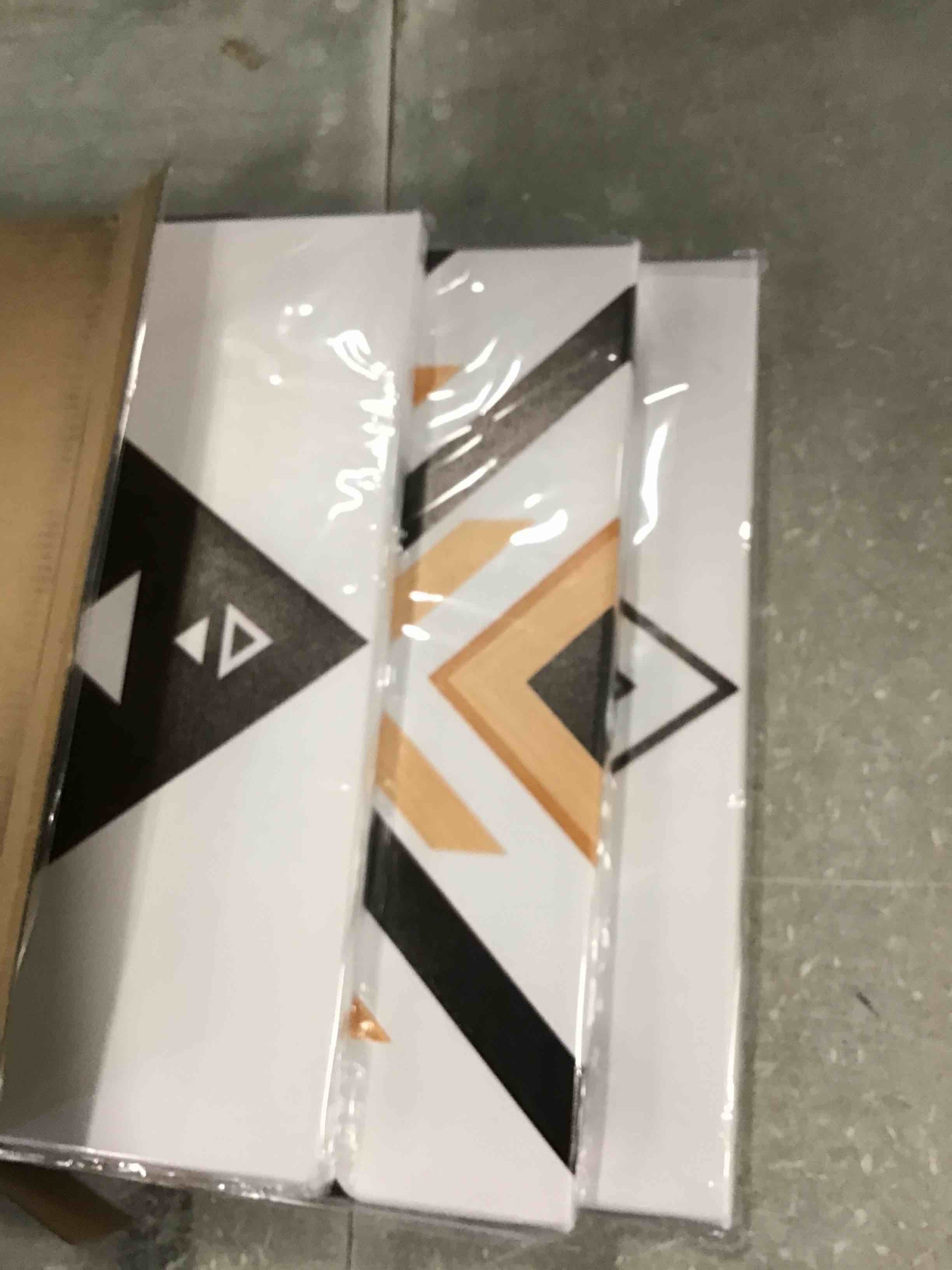 https://s3.amazonaws.com/lotting-images-prod/bidfta/RED6236856_1714143207358.jpeg