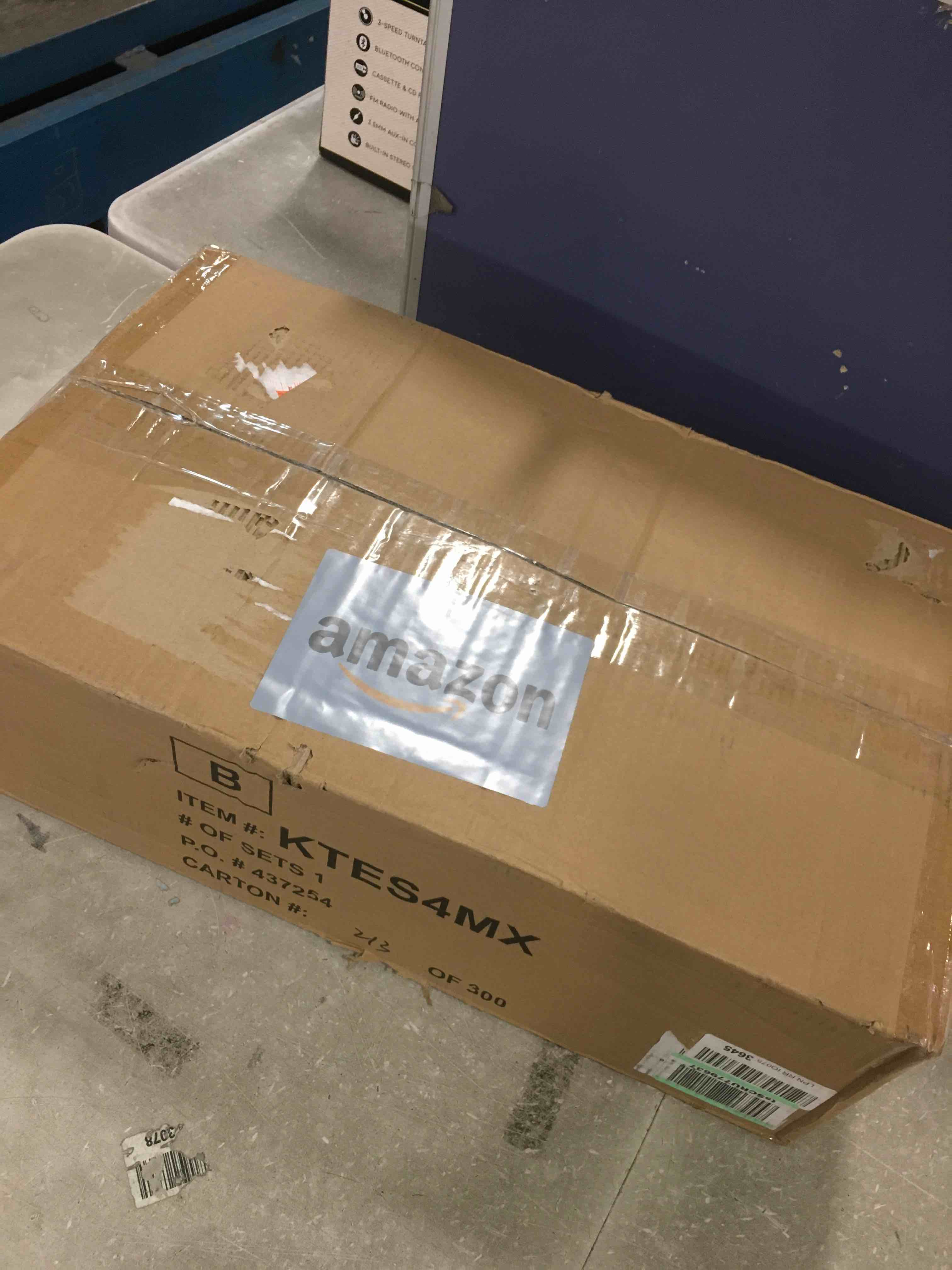 https://s3.amazonaws.com/lotting-images-prod/bidfta/RED6237100_1714220121454.jpeg