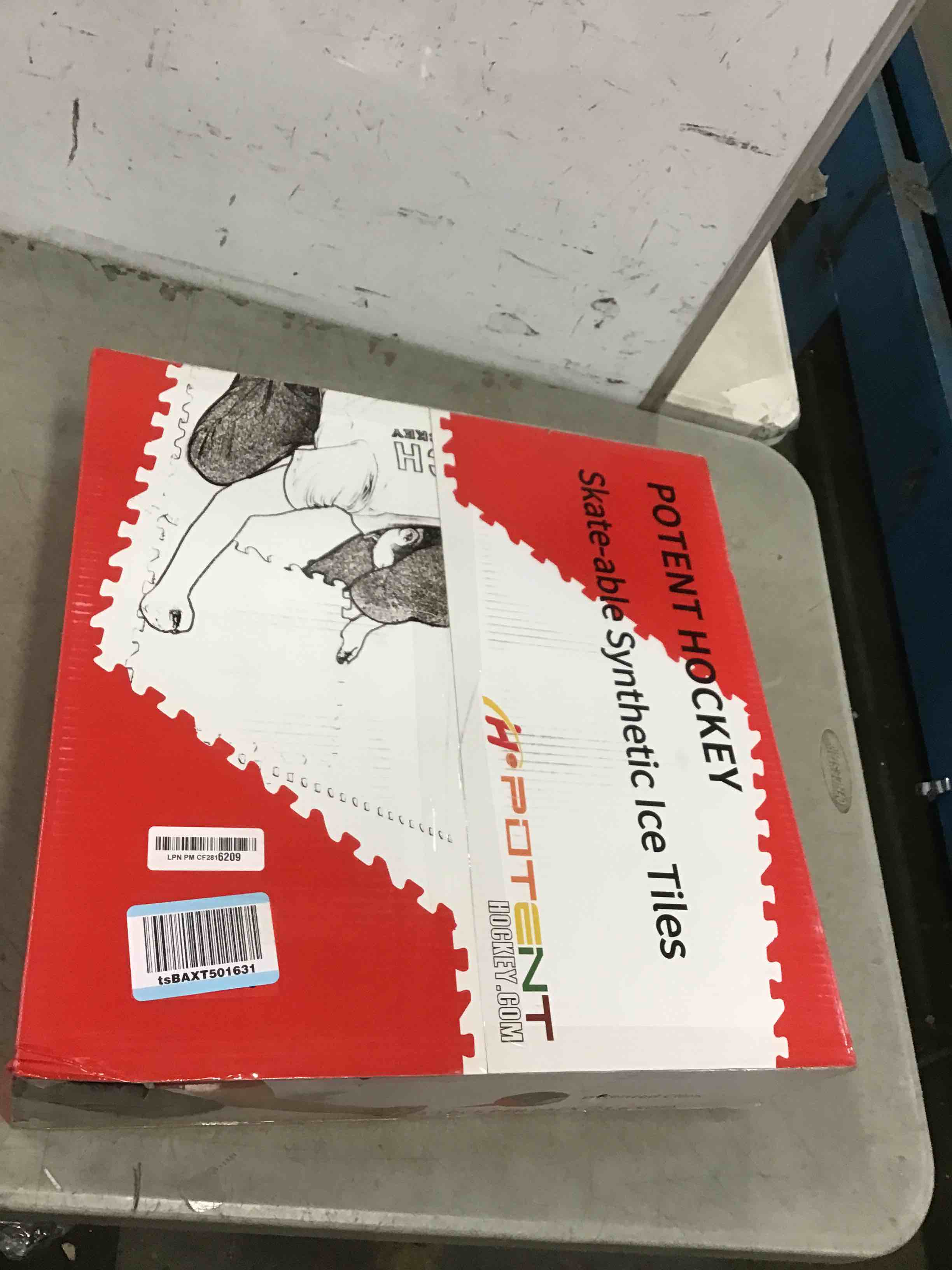 https://s3.amazonaws.com/lotting-images-prod/bidfta/RED6237596_1713799191716.jpeg