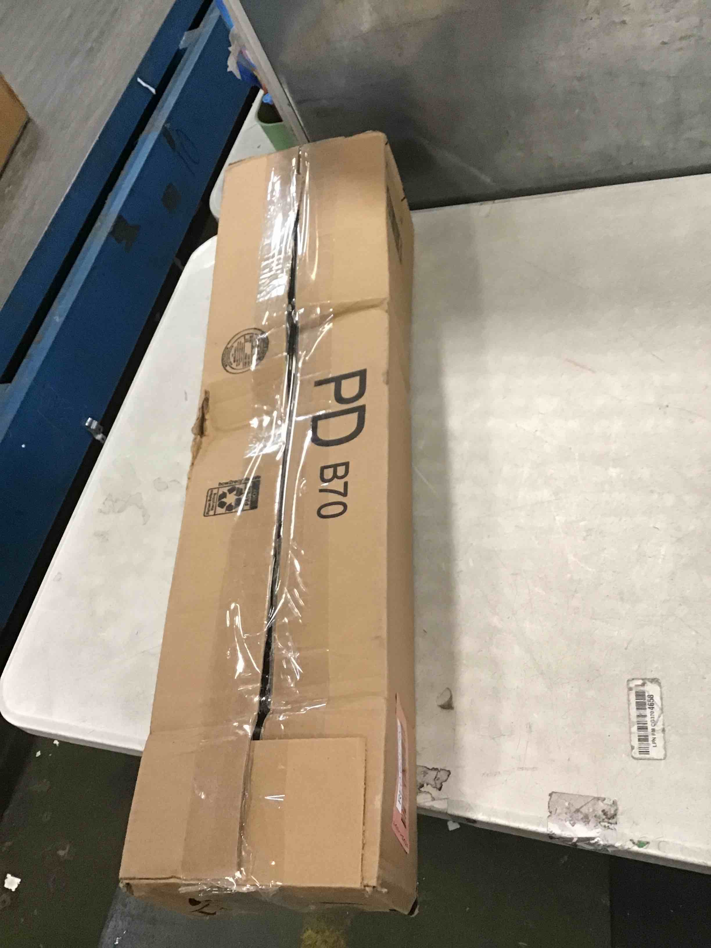 https://s3.amazonaws.com/lotting-images-prod/bidfta/RED6237790_1713877437335.jpeg