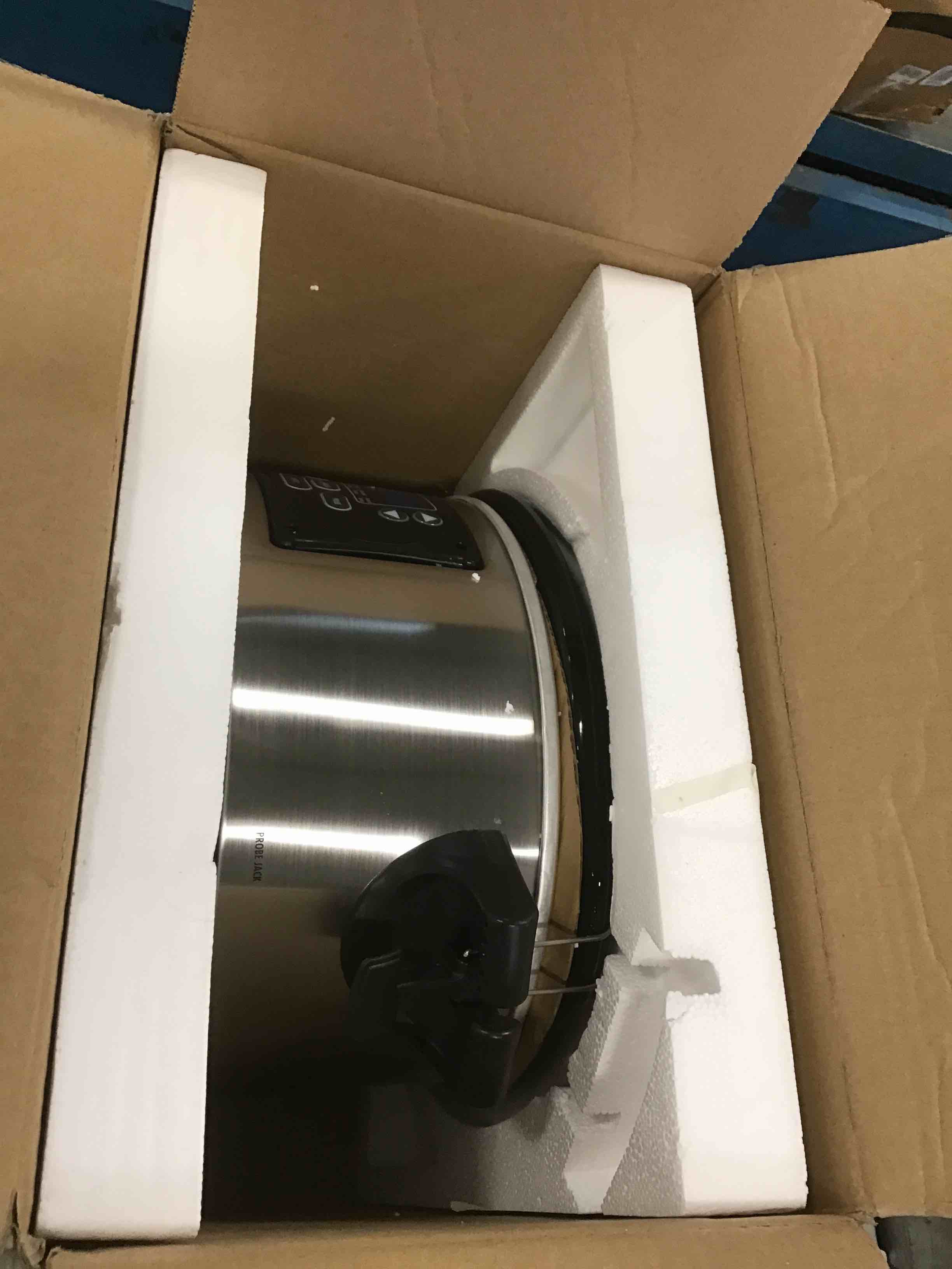 https://s3.amazonaws.com/lotting-images-prod/bidfta/RED6237797_1713877675463.jpeg