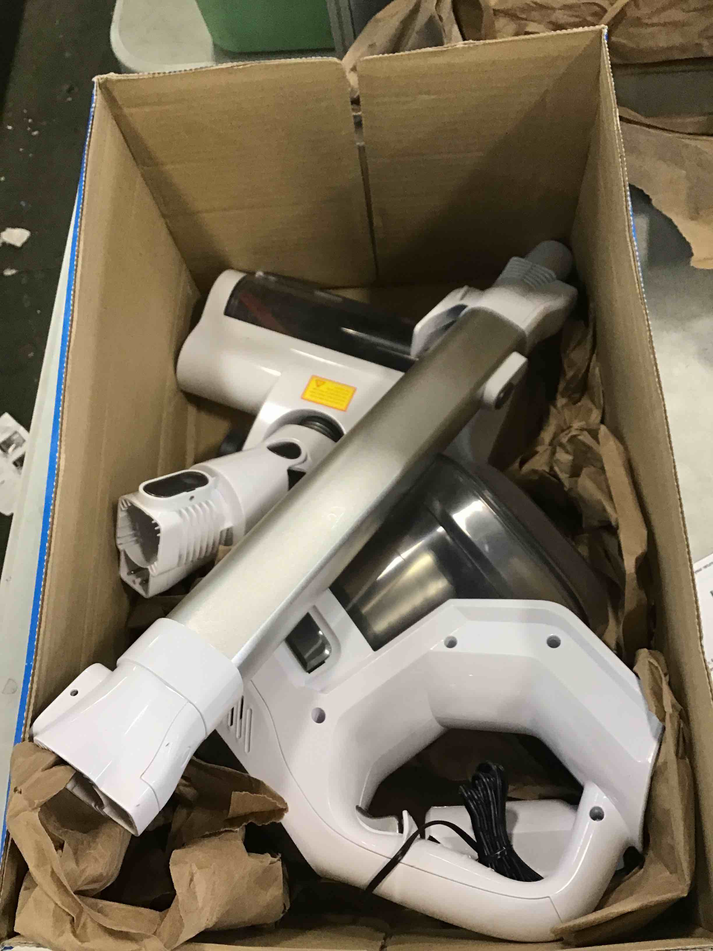 https://s3.amazonaws.com/lotting-images-prod/bidfta/RED6237876_1713889323470.jpeg