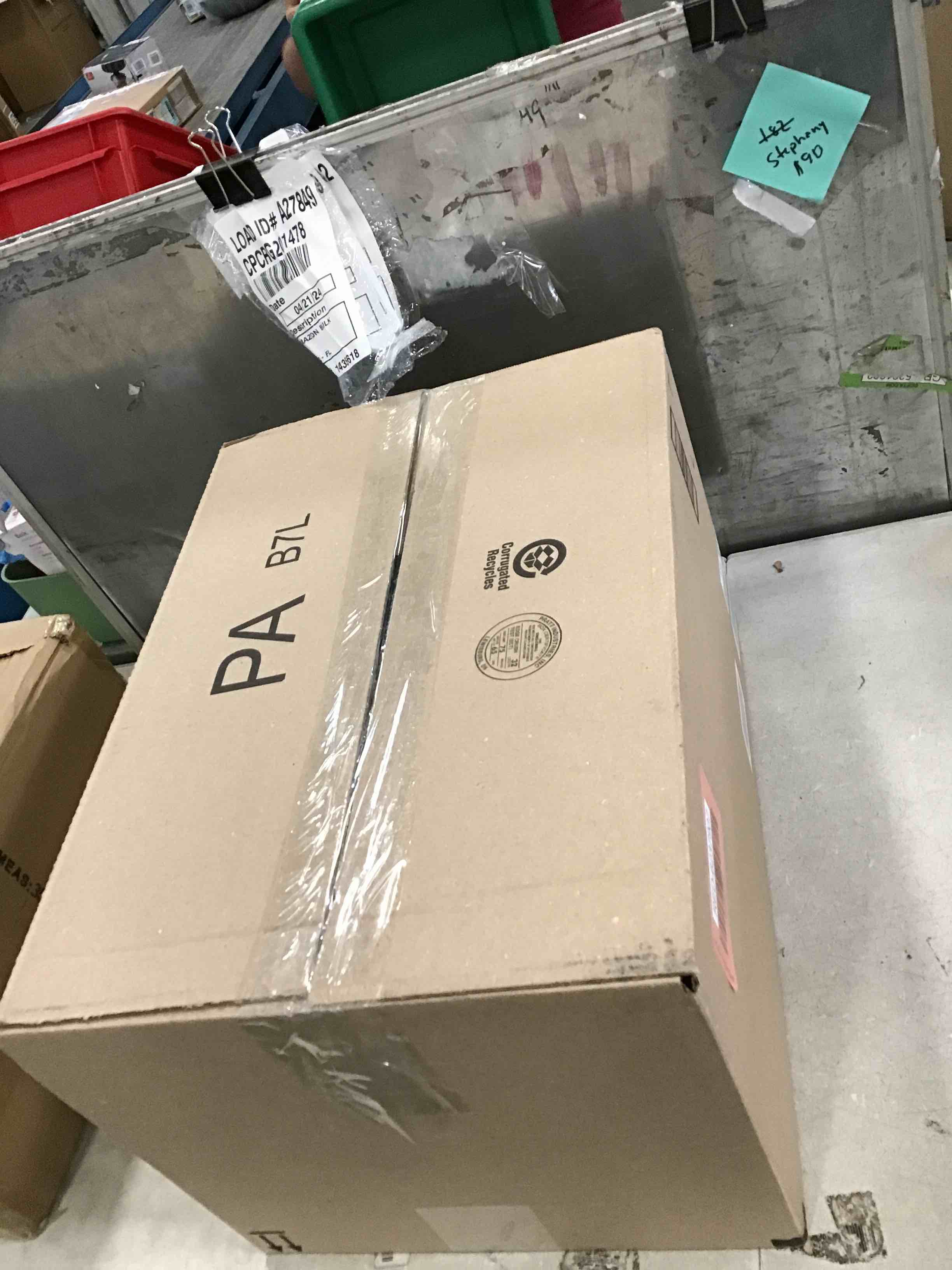 https://s3.amazonaws.com/lotting-images-prod/bidfta/RED6237907_1713895192121.jpeg