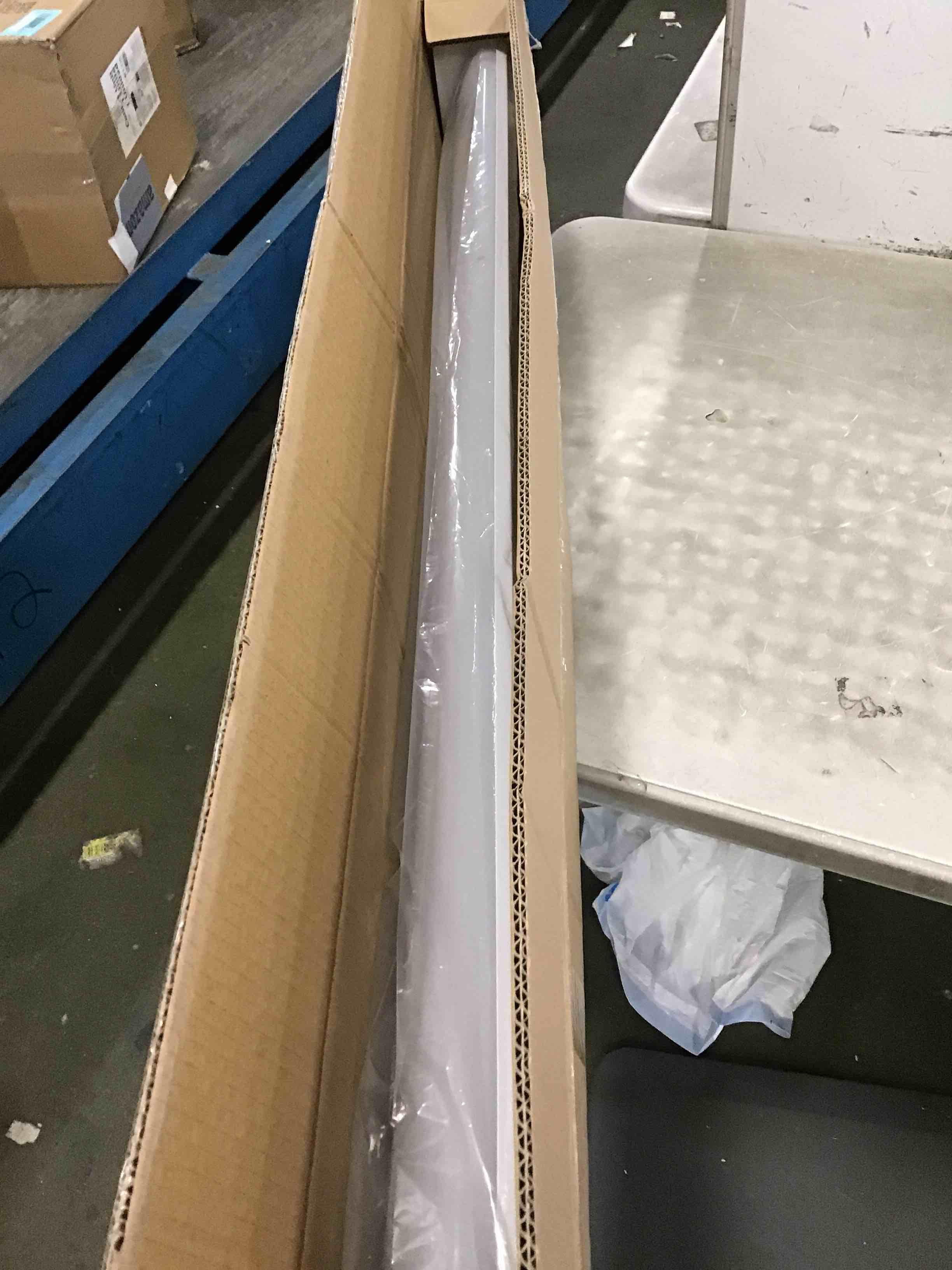 https://s3.amazonaws.com/lotting-images-prod/bidfta/RED6238273_1714049146270.jpeg