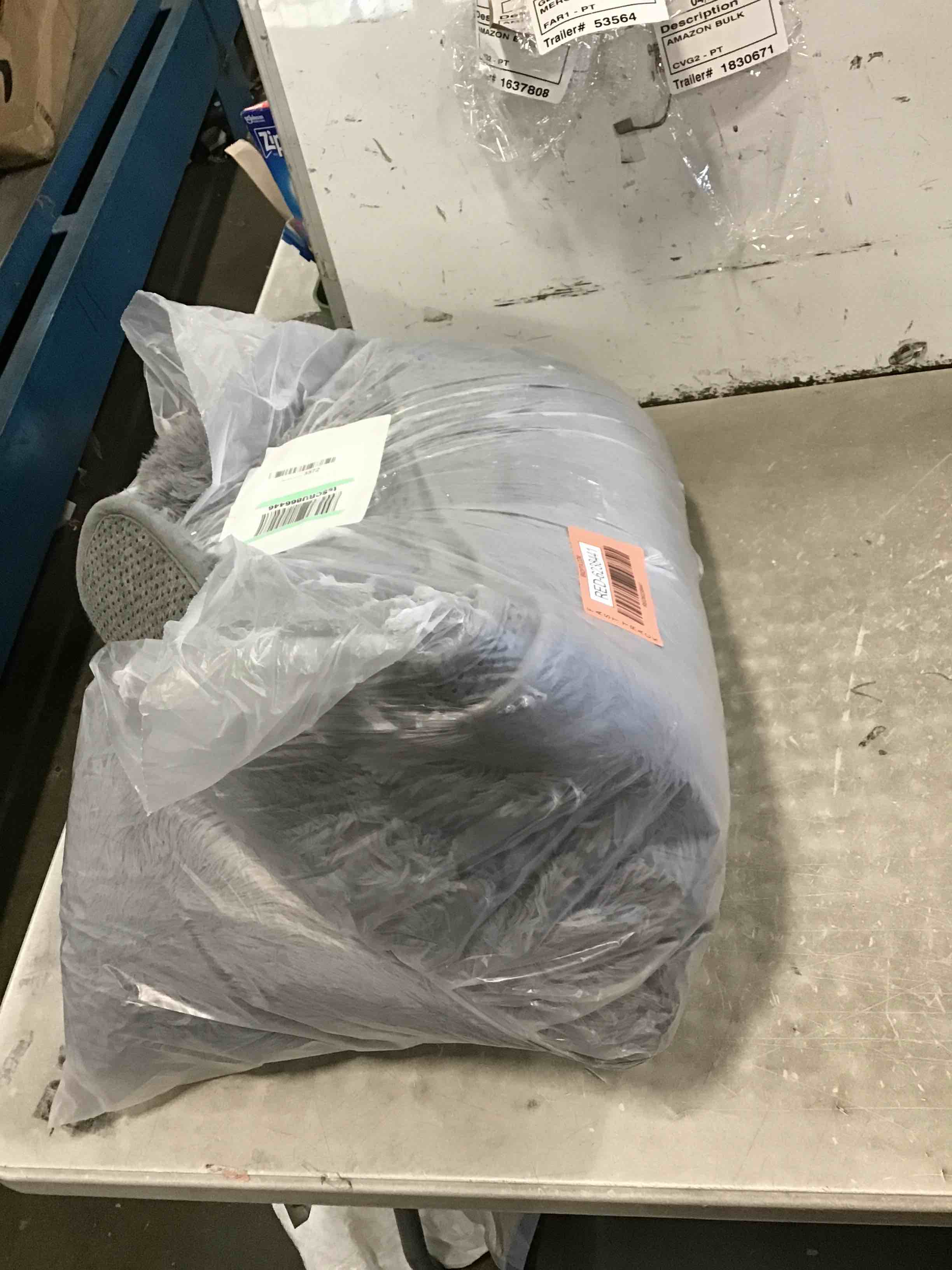 https://s3.amazonaws.com/lotting-images-prod/bidfta/RED6238441_1714074930828.jpeg