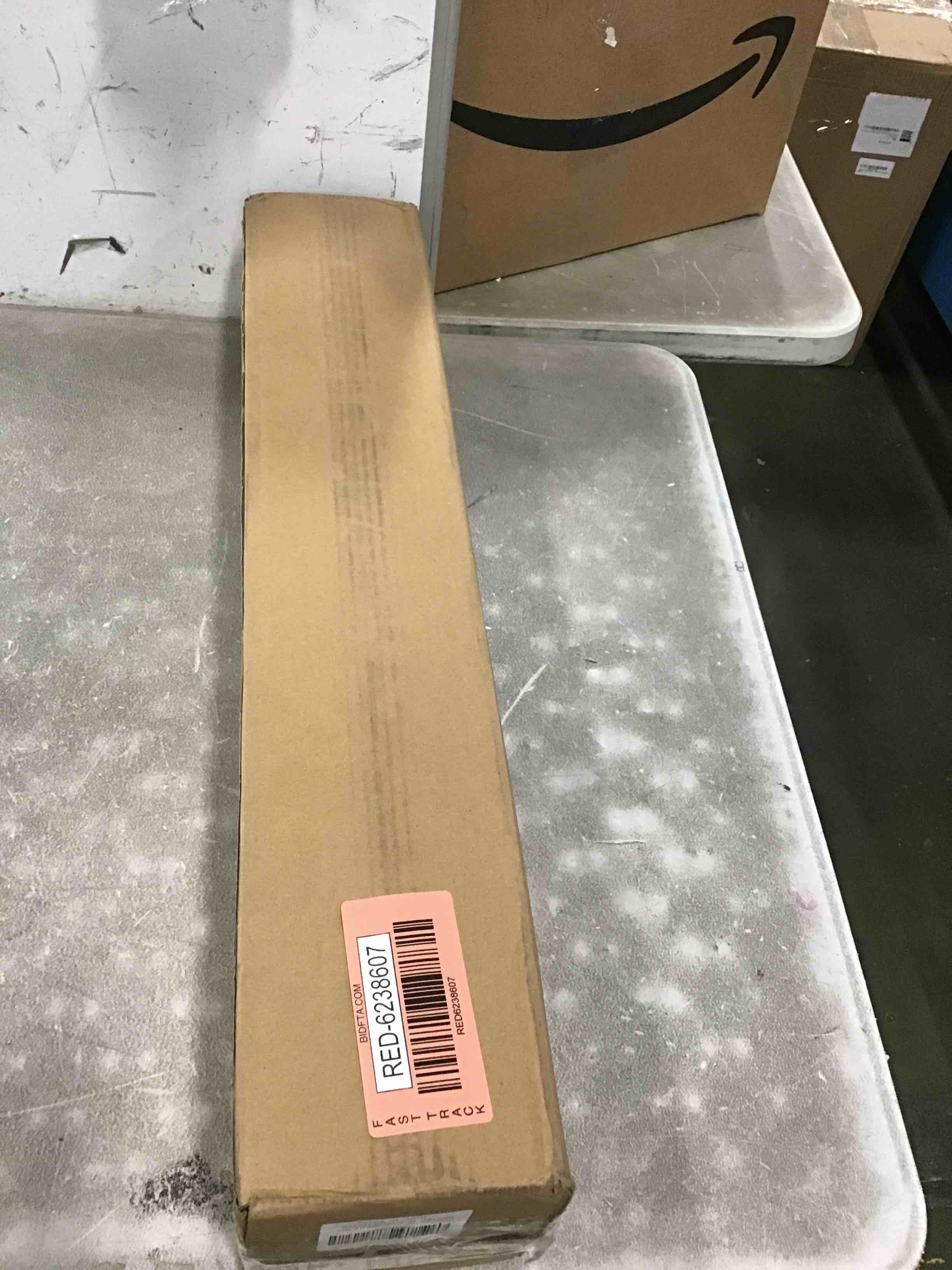 https://s3.amazonaws.com/lotting-images-prod/bidfta/RED6238607_1714149382048.jpeg
