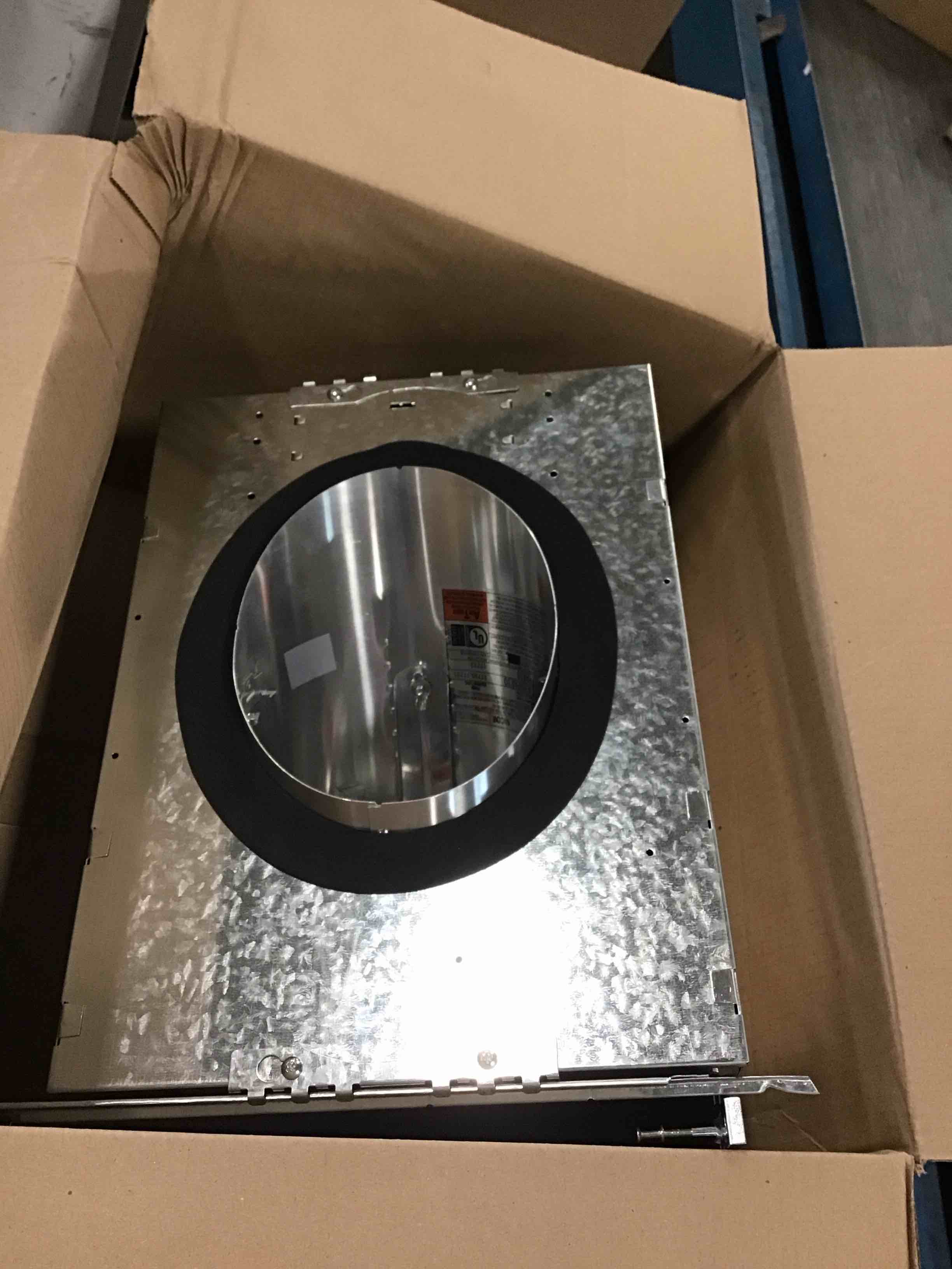 https://s3.amazonaws.com/lotting-images-prod/bidfta/RED6238837_1714232611453.jpeg