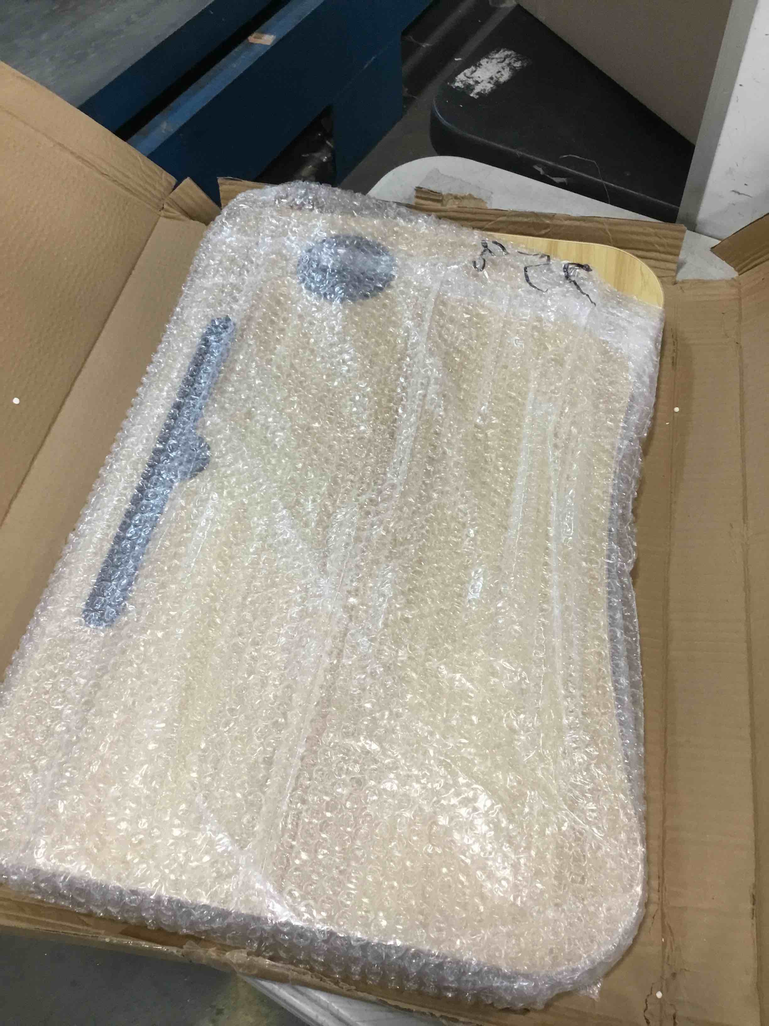 https://s3.amazonaws.com/lotting-images-prod/bidfta/RED6239391_1714059842184.jpeg