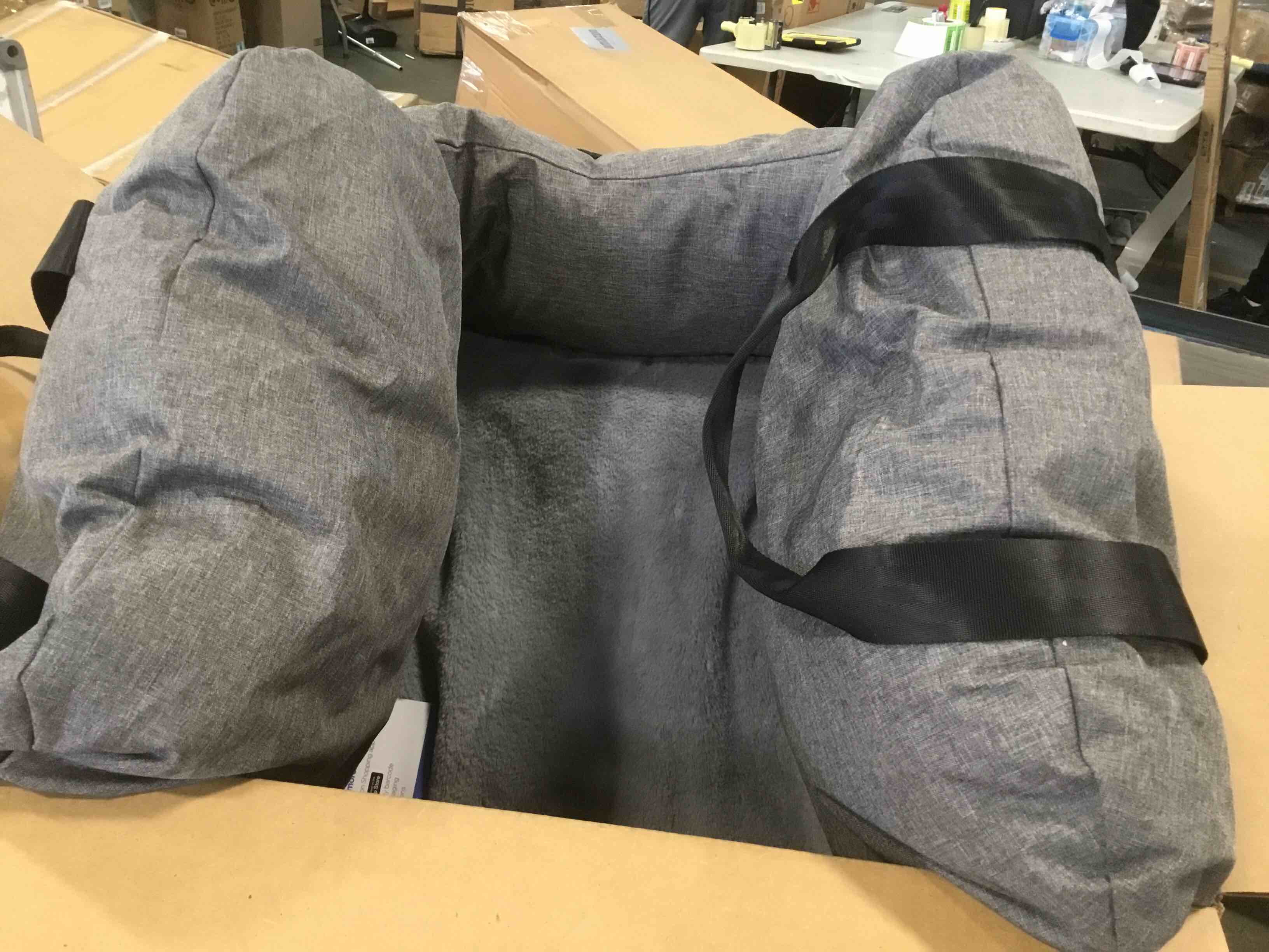 https://s3.amazonaws.com/lotting-images-prod/bidfta/RED6239553_1714139322627.jpeg