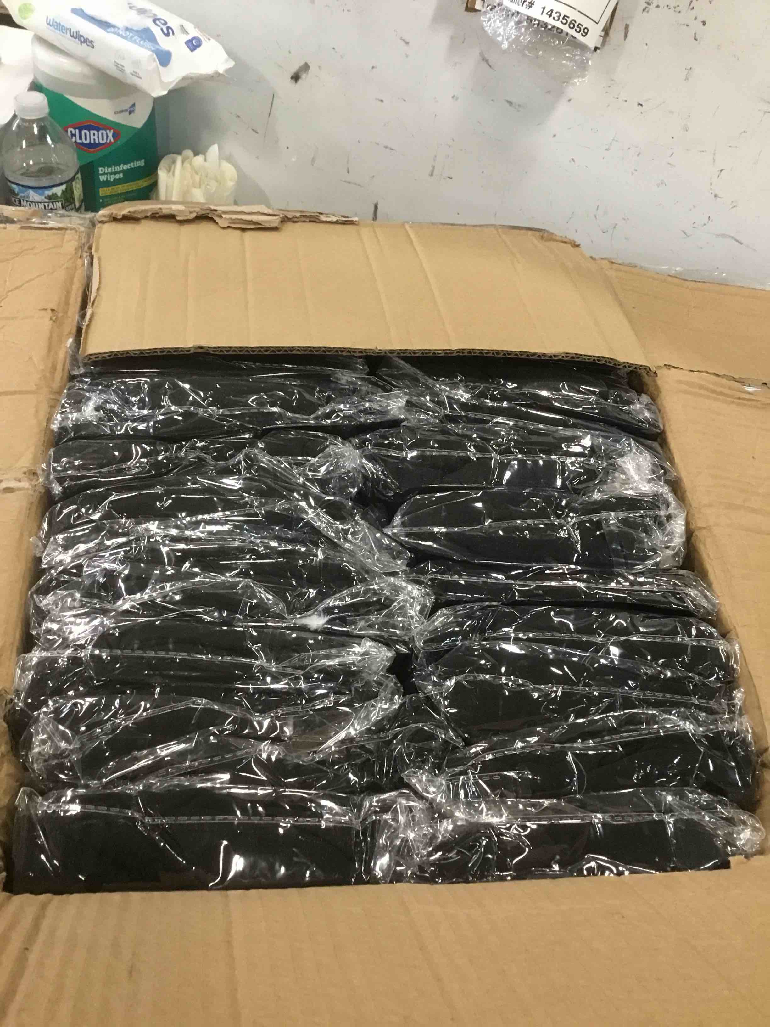 https://s3.amazonaws.com/lotting-images-prod/bidfta/RED6239907_1714234033683.jpeg