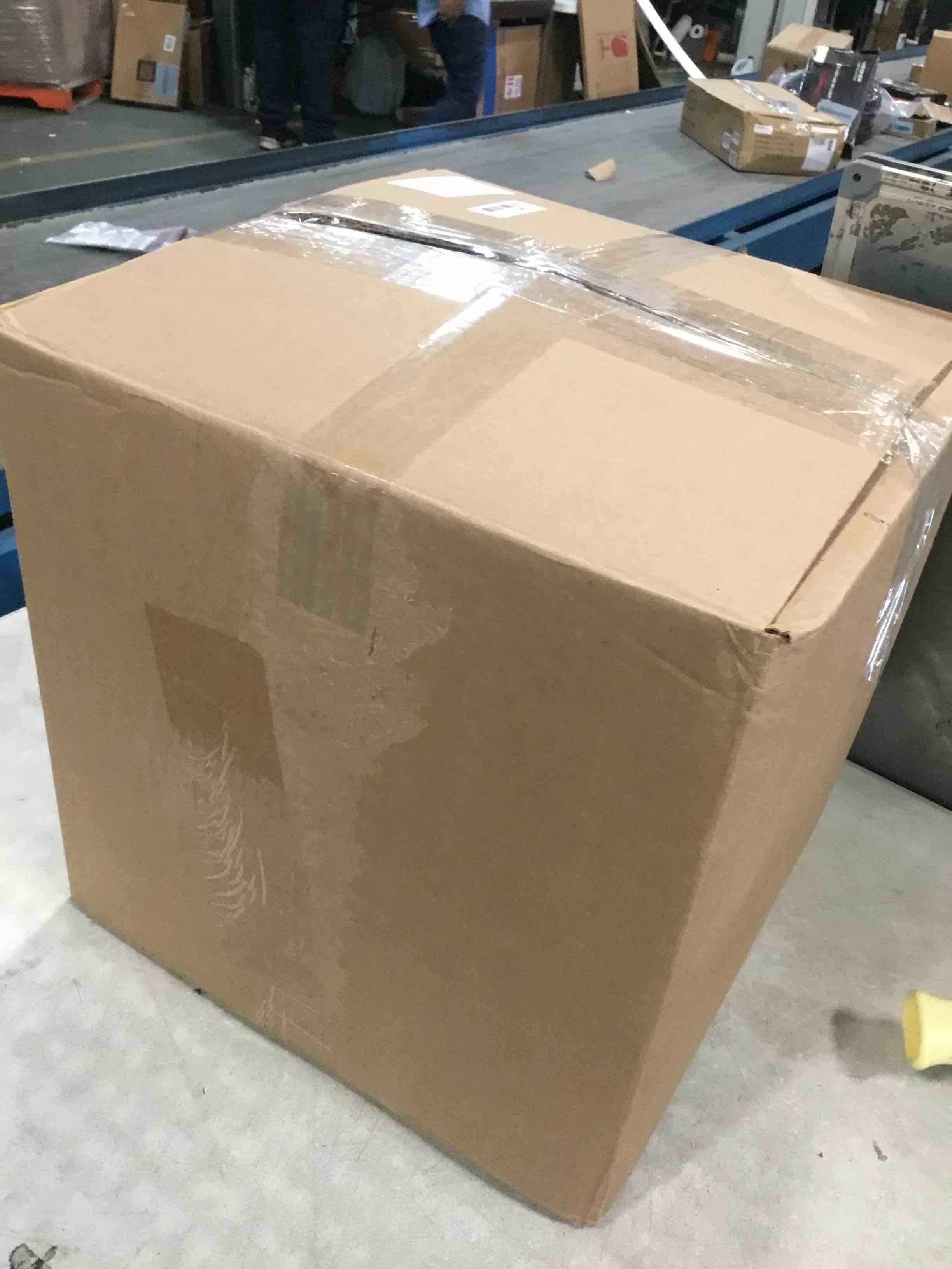 https://s3.amazonaws.com/lotting-images-prod/bidfta/RED6240044_1714403046196.jpeg