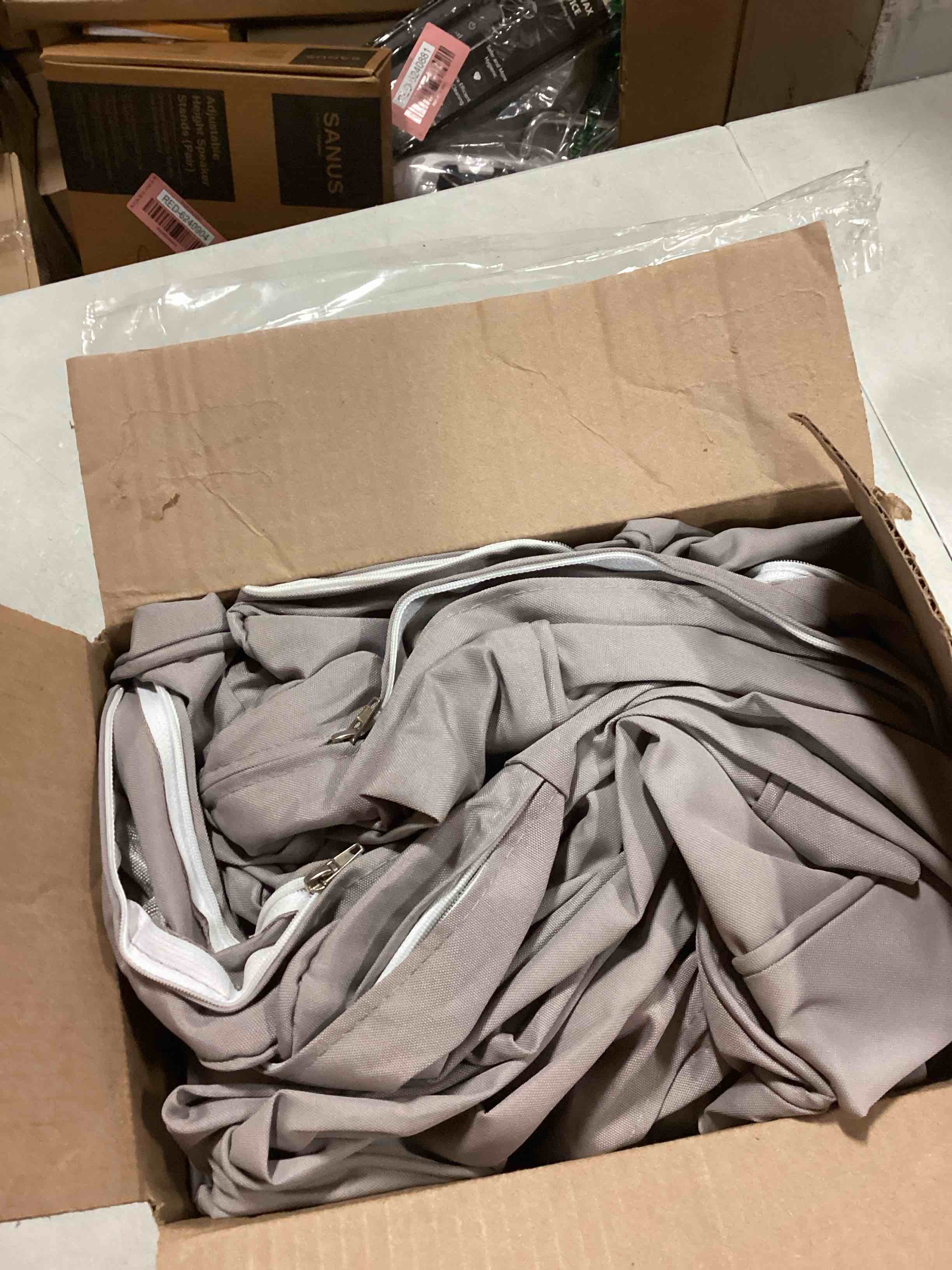 https://s3.amazonaws.com/lotting-images-prod/bidfta/RED6240907_1713816507956.jpeg