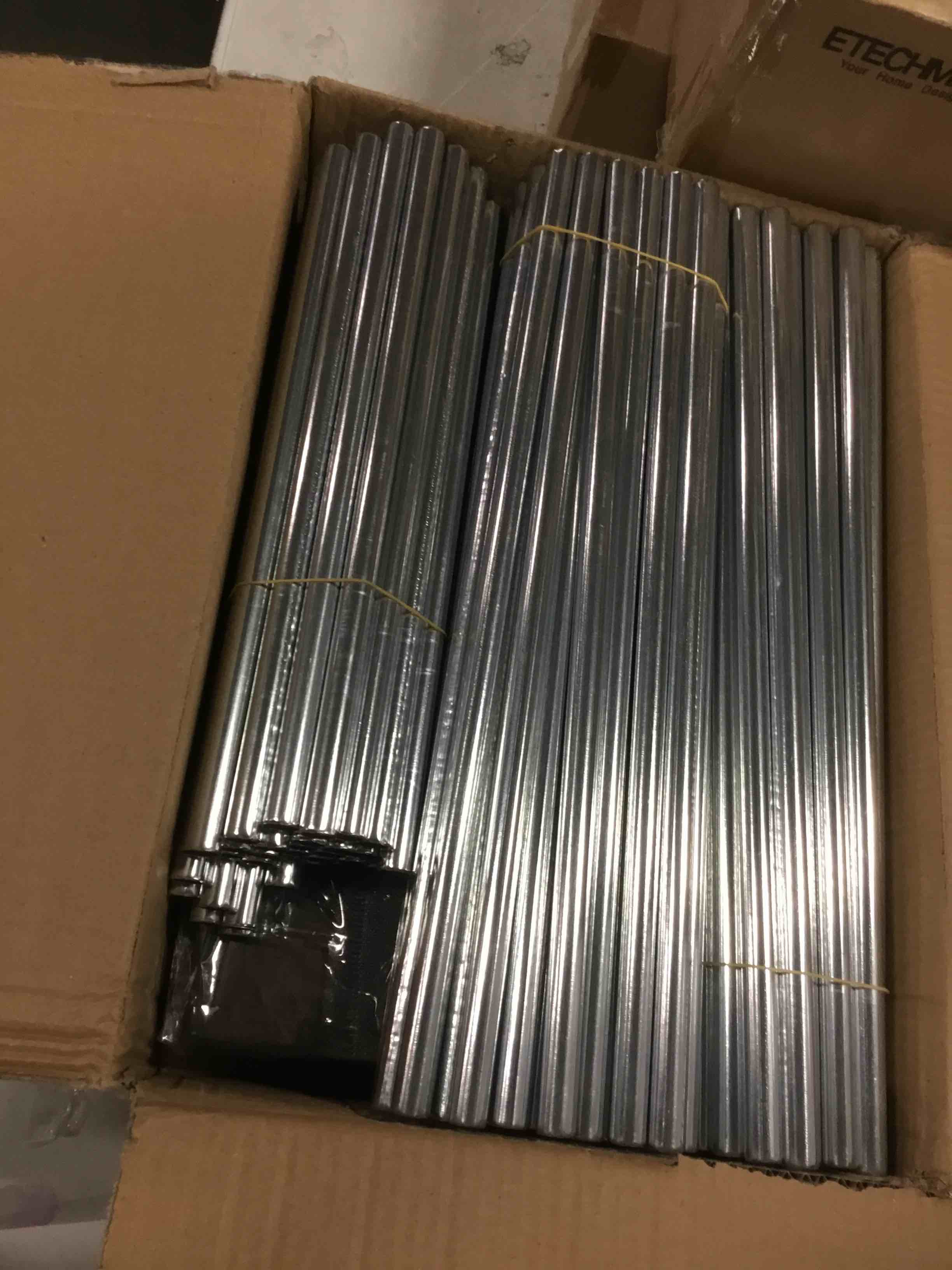 https://s3.amazonaws.com/lotting-images-prod/bidfta/RED6240982_1713886006442.jpeg