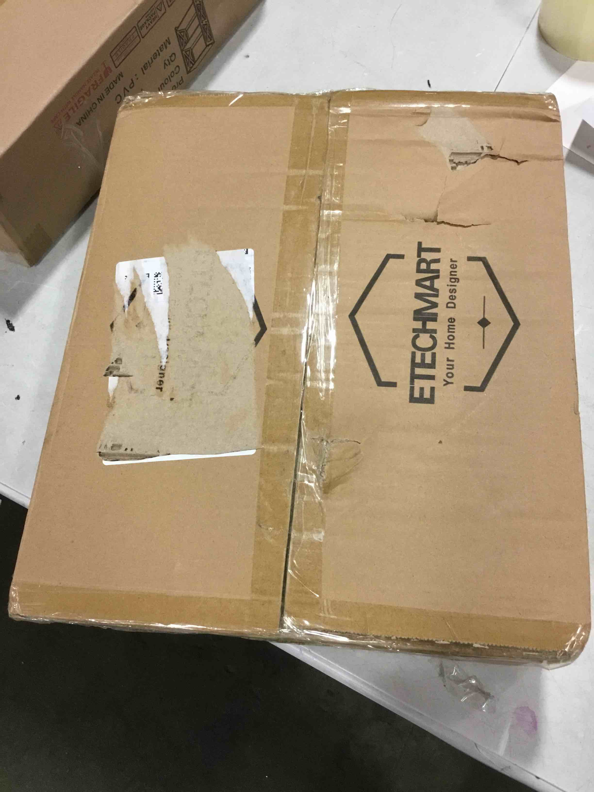 https://s3.amazonaws.com/lotting-images-prod/bidfta/RED6240983_1713886118820.jpeg