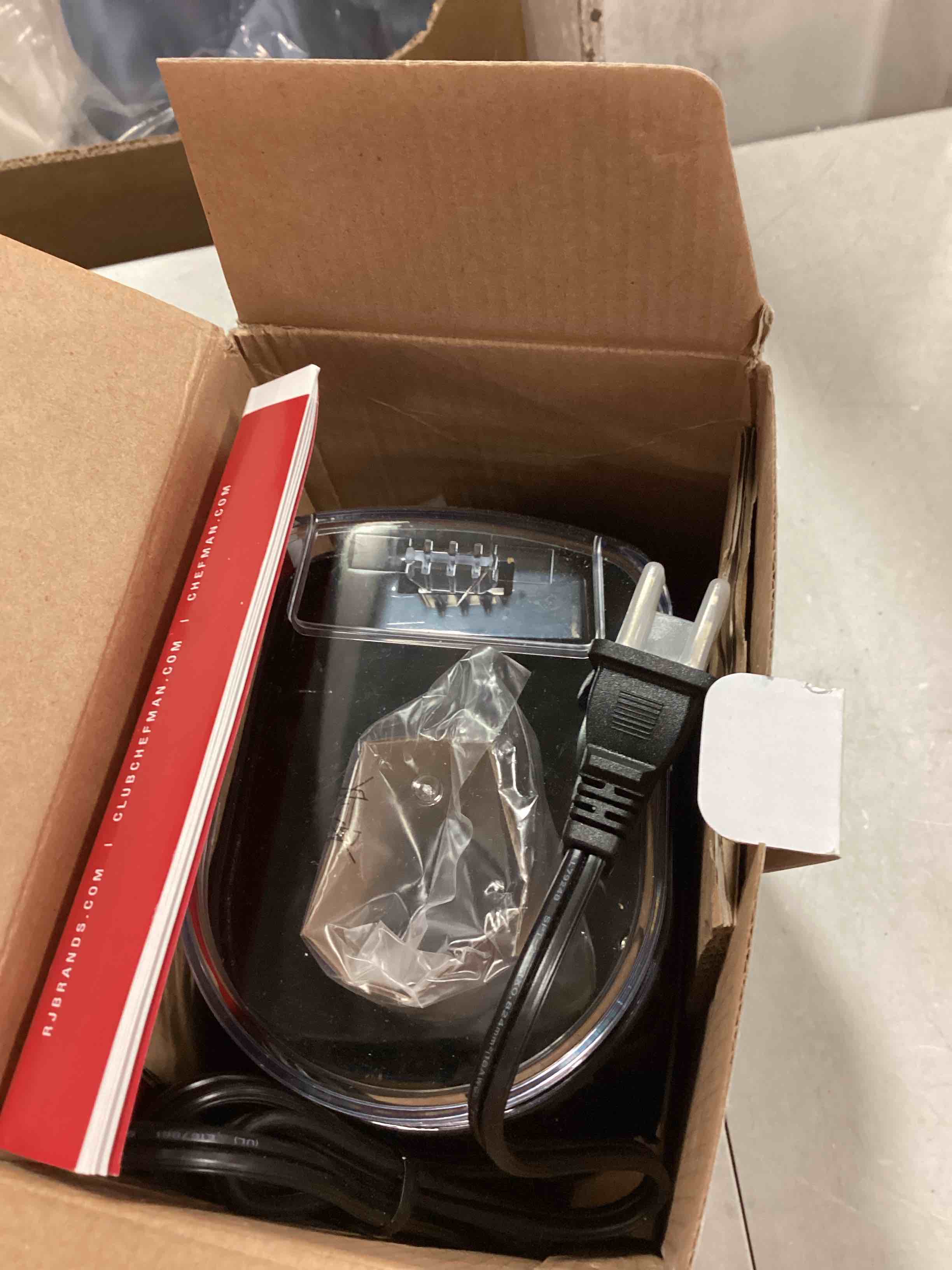 https://s3.amazonaws.com/lotting-images-prod/bidfta/RED6241079_1713961745443.jpeg