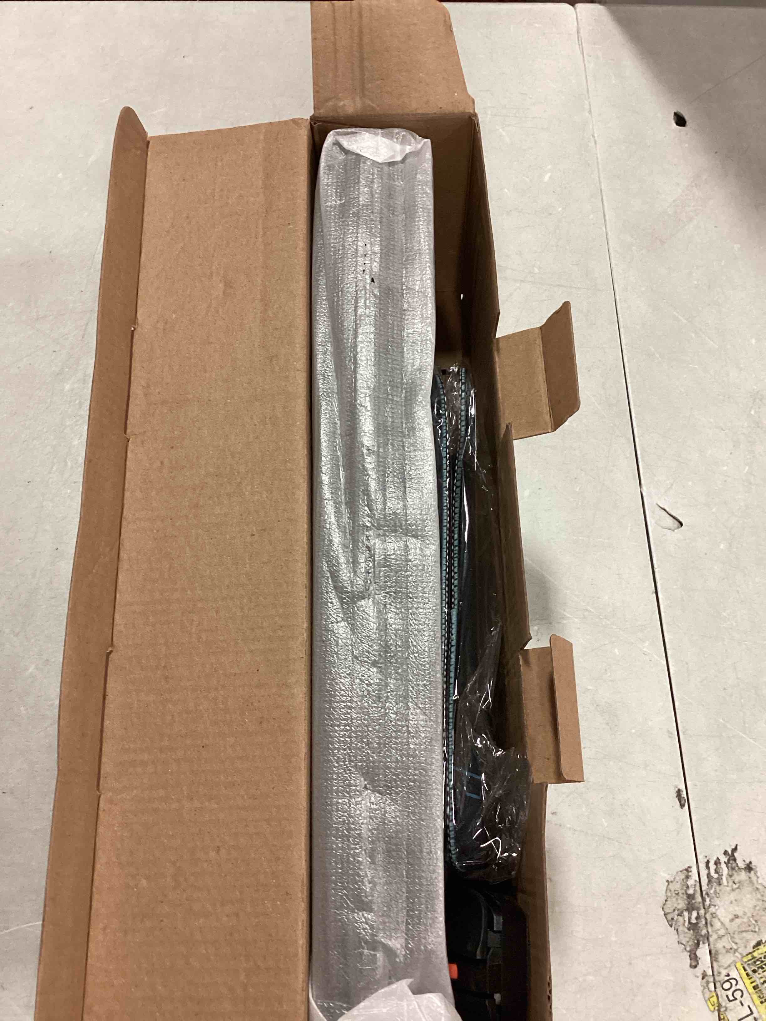 https://s3.amazonaws.com/lotting-images-prod/bidfta/RED6241128_1713965562409.jpeg
