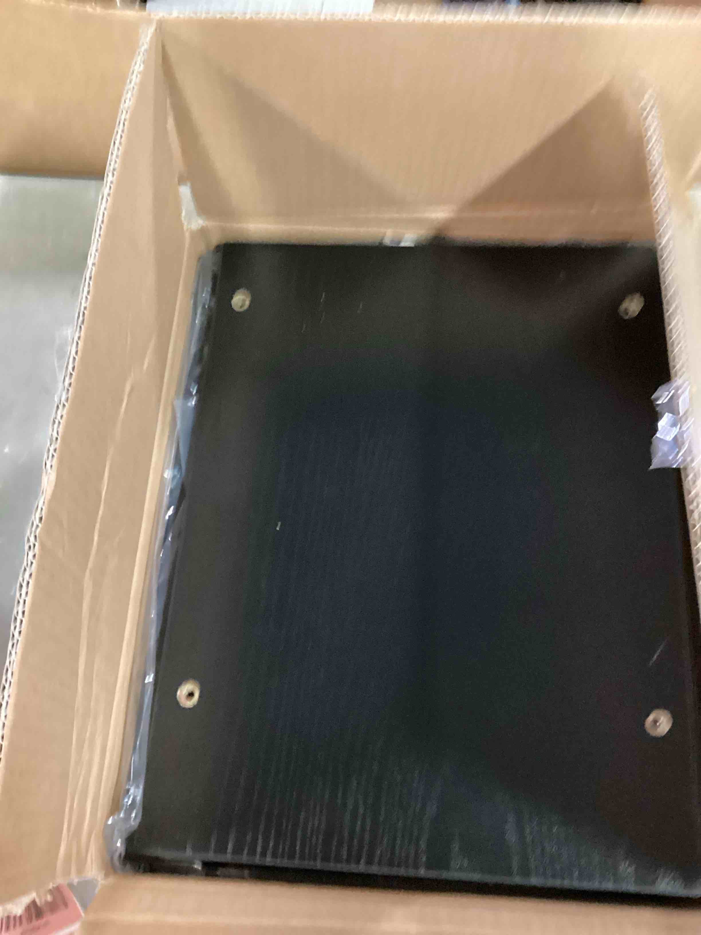 https://s3.amazonaws.com/lotting-images-prod/bidfta/RED6241396_1714409124648.jpeg